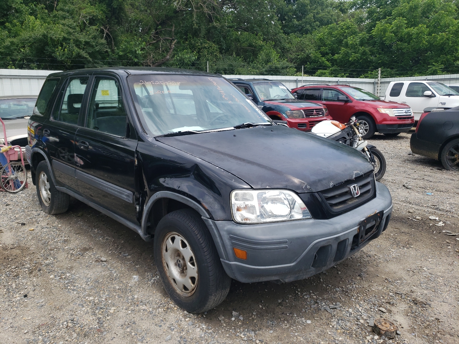 HONDA CR-V LX 1998 with VIN JHLRD1849WC071622 - Photo from auction