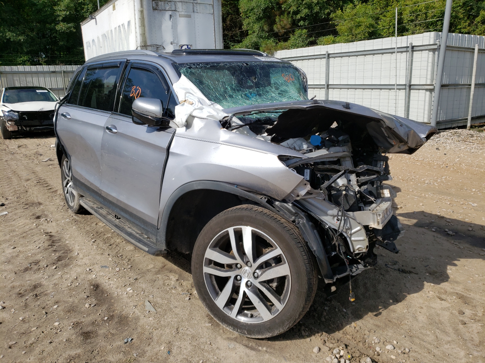 Photo 1 from auction – 2017 HONDA PILOT TOUR with VIN 5FNYF6H93HB096548