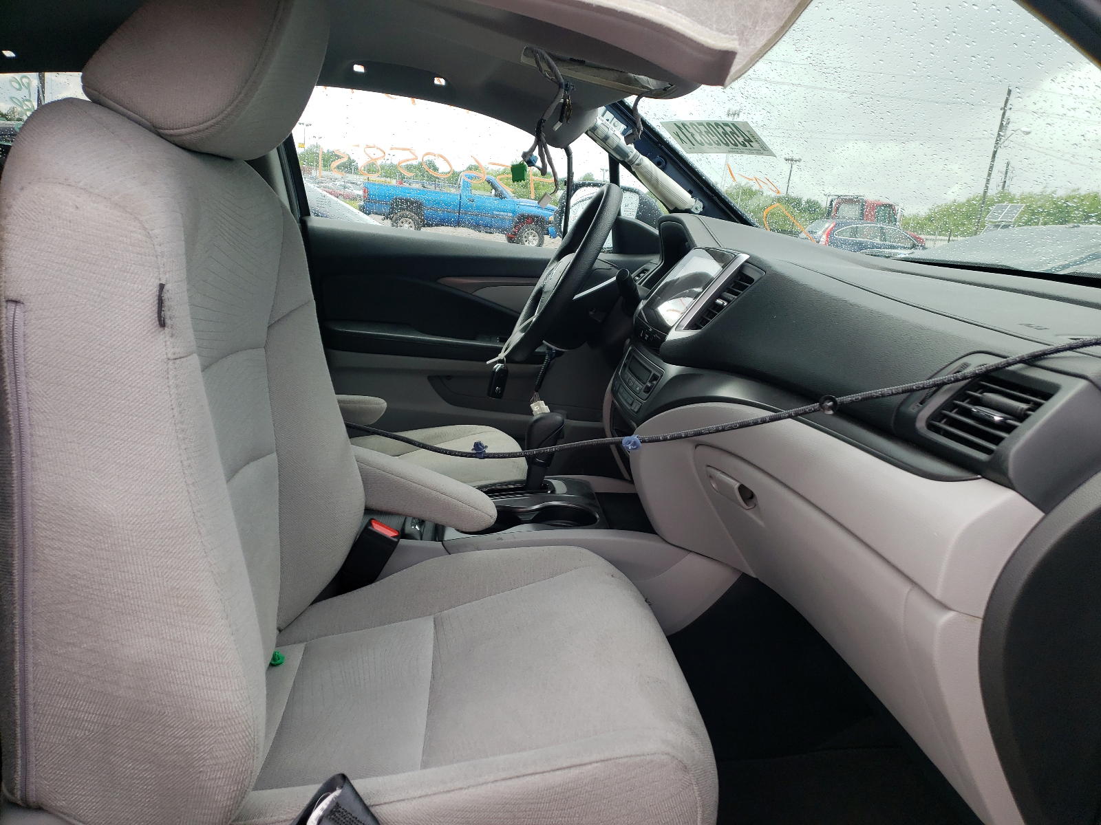 Photo 5 from auction – 2016 HONDA PILOT EX with VIN 5FNYF6H37GB106699