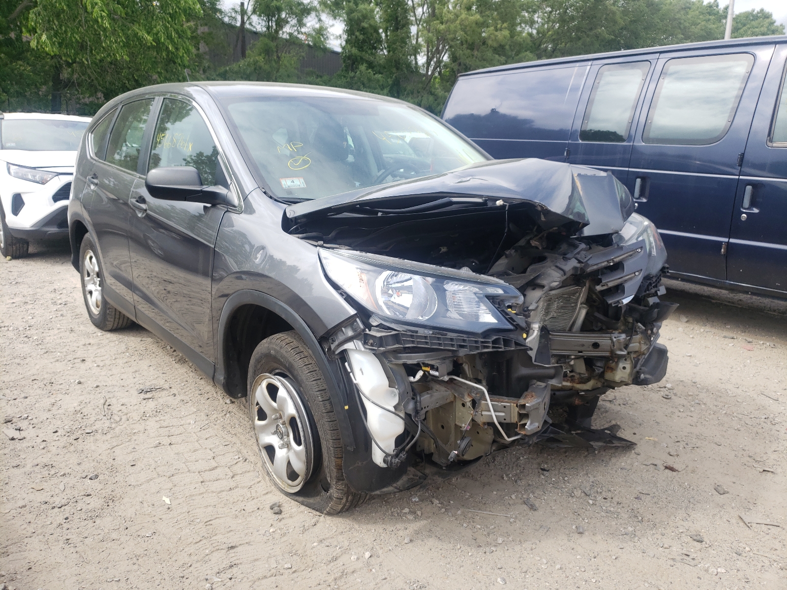 HONDA CR-V LX 2013 with VIN 2HKRM4H33DH611151 - Photo from auction