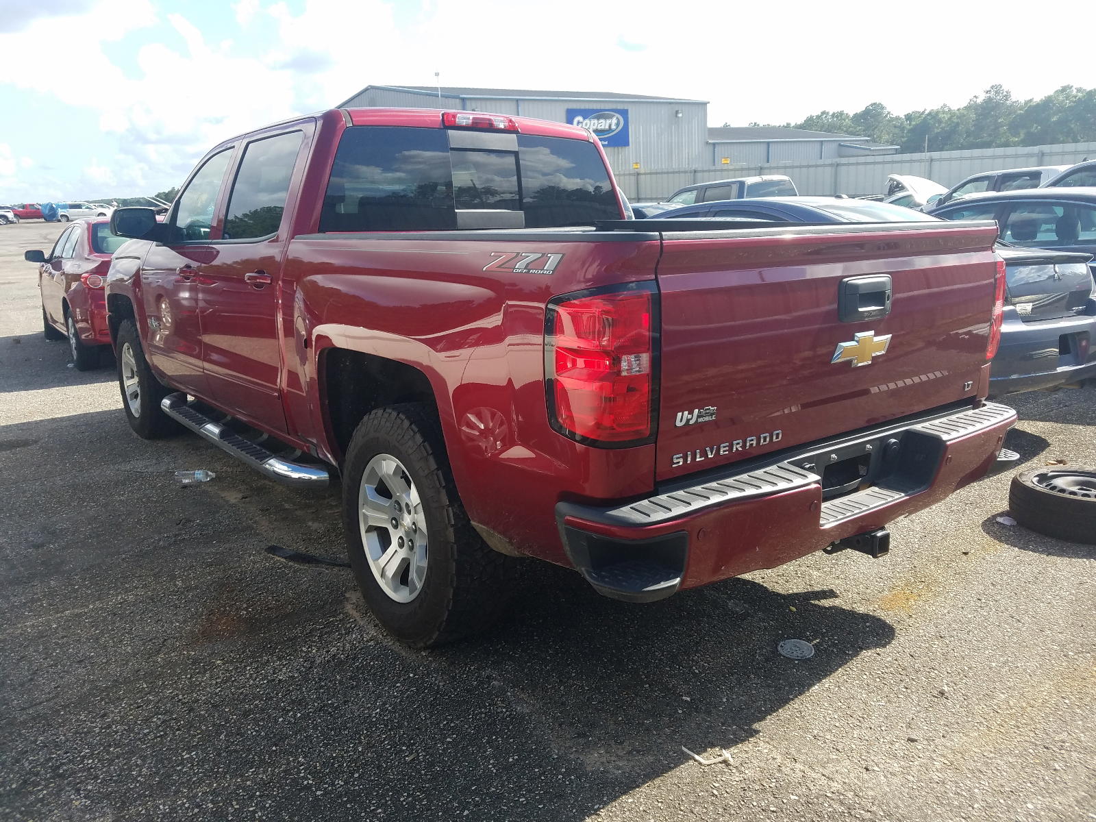 Photo 3 from auction – 2018 CHEVROLET SILVERADO with VIN 3GCUKREC7JG536718
