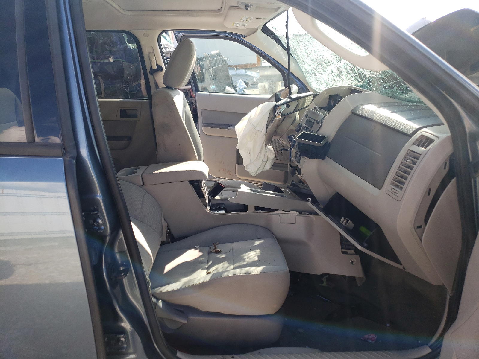Photo 5 from auction – 2012 FORD ESCAPE XLT with VIN 1FMCU0D73CKB91314