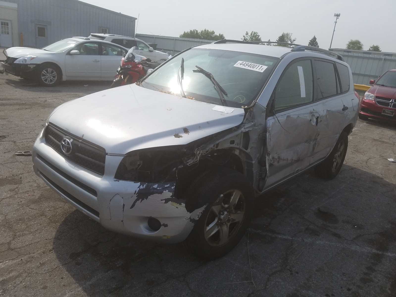 Zdjęcie 2 z aukcji – 2008 TOYOTA RAV4 z VIN JTMBD33V086057085