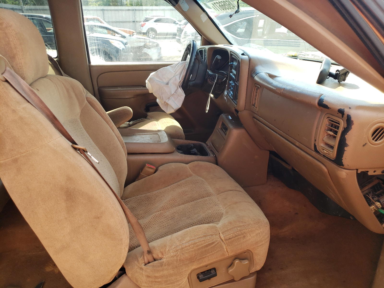 Photo 5 from auction – 2000 CHEVROLET SILVERADO with VIN 2GCEK19T4Y1208269