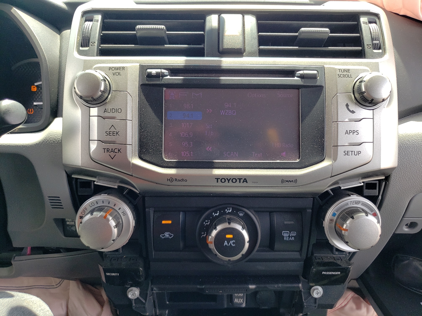 Zdjęcie 9 z aukcji – 2013 TOYOTA 4RUNNER SR z VIN JTEZU5JR8D5053670