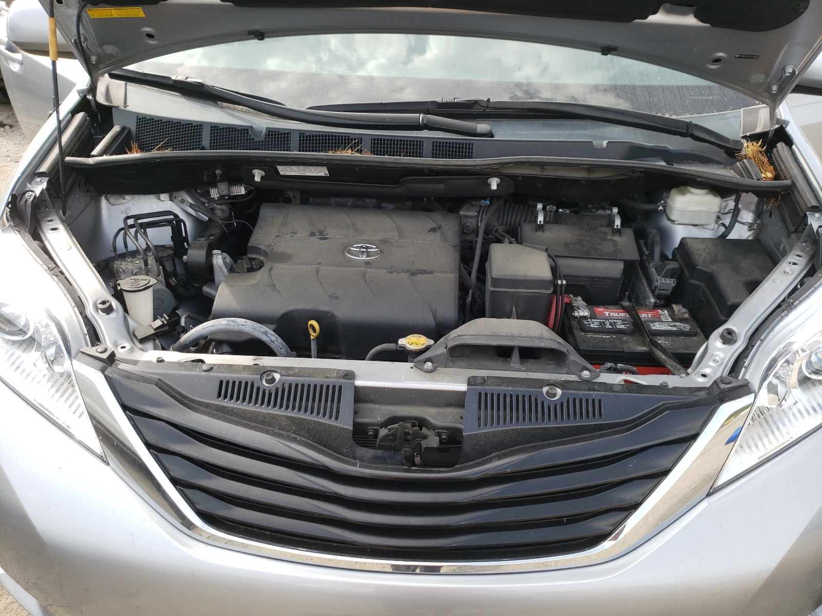 Photo 7 from auction – 2014 TOYOTA SIENNA CAR with VIN 5TDKK3DCXES436786