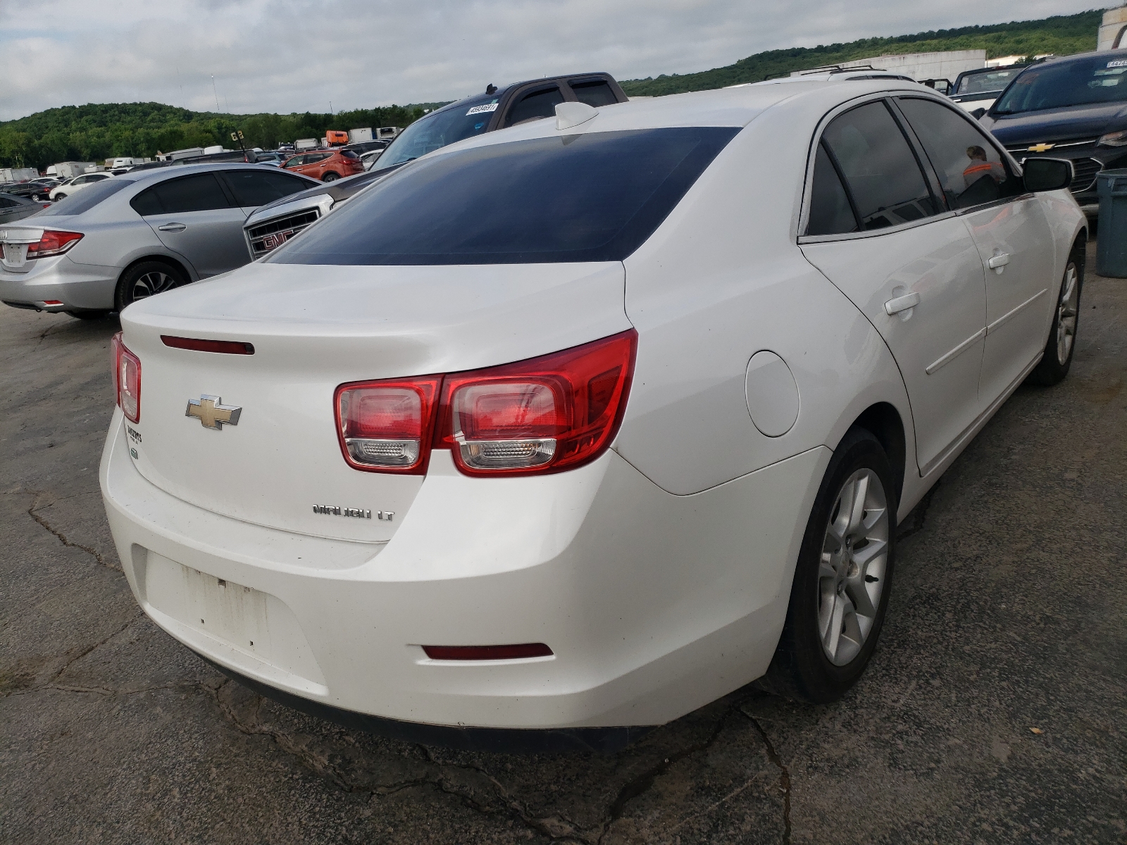 Photo 4 from auction – 2015 CHEVROLET MALIBU 1LT with VIN 1G11C5SL8FF120465