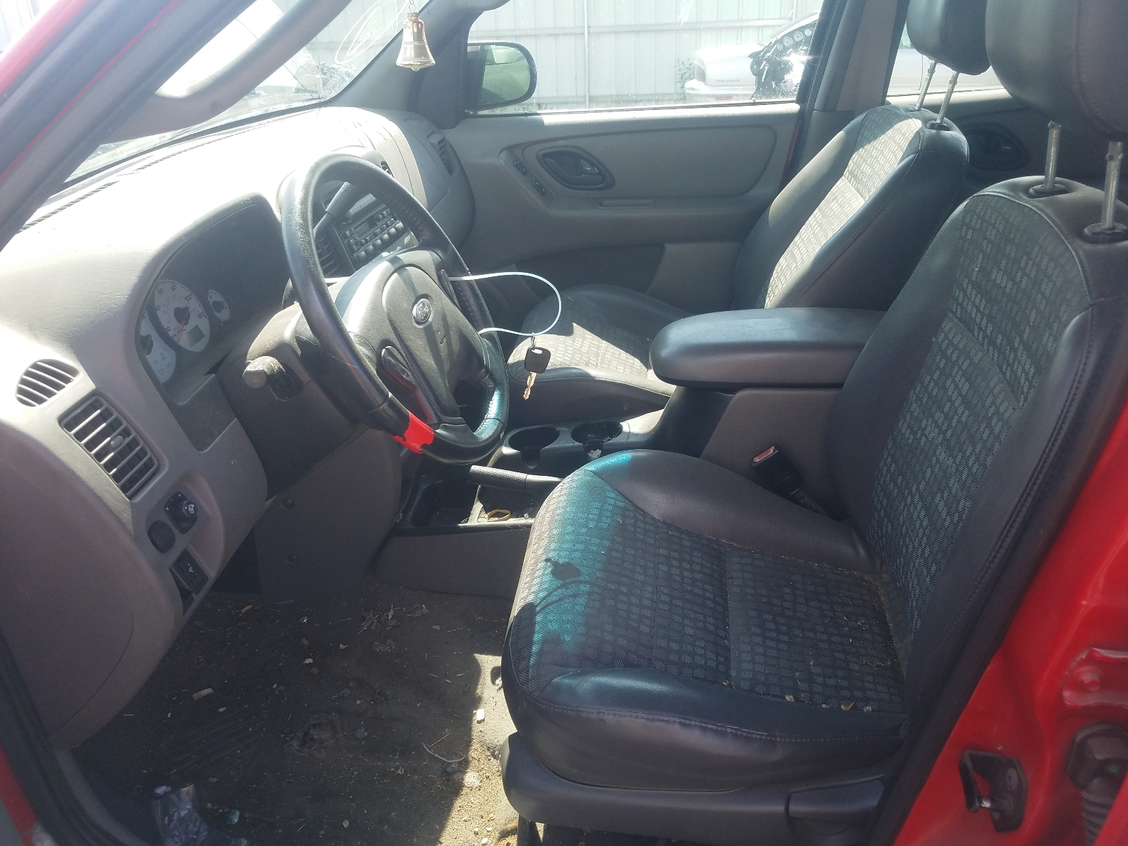 Zdjęcie 5 z aukcji – 2002 FORD ESCAPE XLS z VIN 1FMYU021X2KB77199