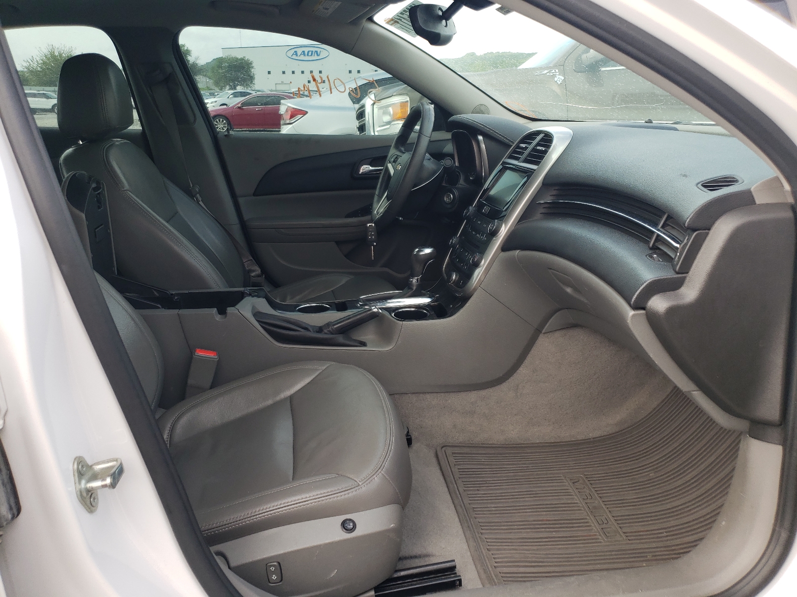 Photo 5 from auction – 2015 CHEVROLET MALIBU 1LT with VIN 1G11C5SL8FF120465