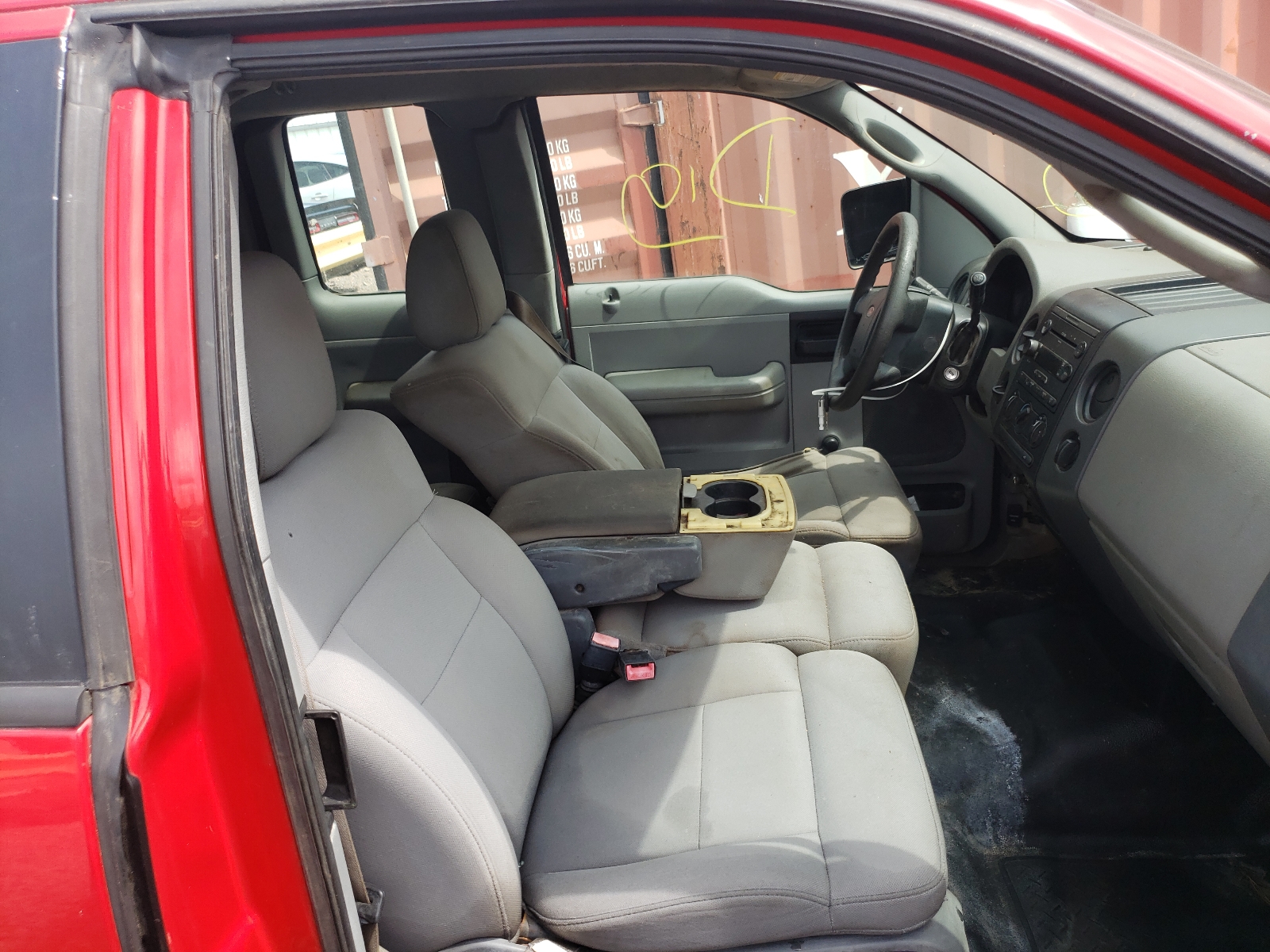 Photo 5 from auction – 2005 FORD F150 with VIN 1FTRX12W05NA31205