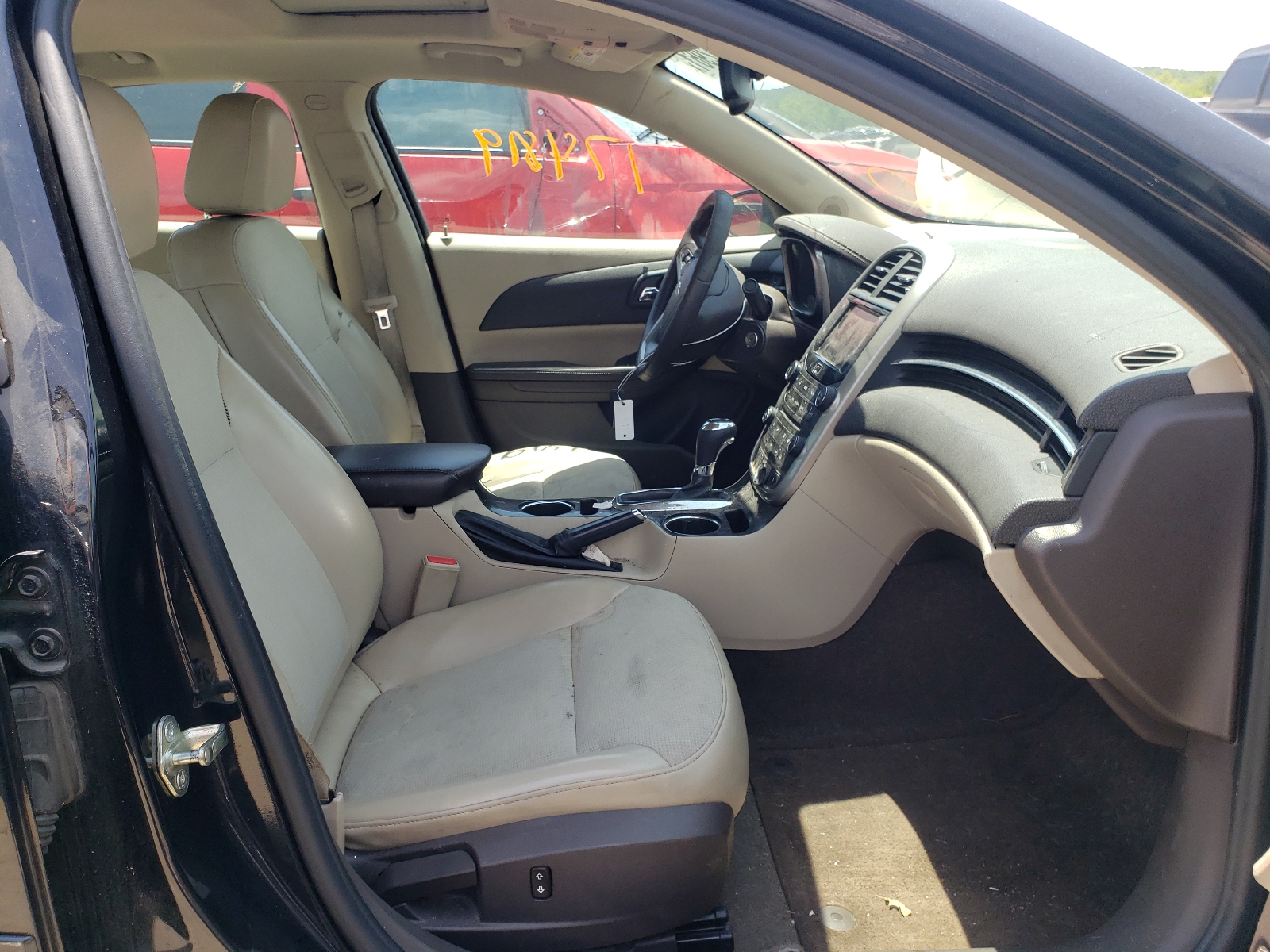 Photo 5 from auction – 2014 CHEVROLET MALIBU 1LT with VIN 1G11C5SL0EF114464