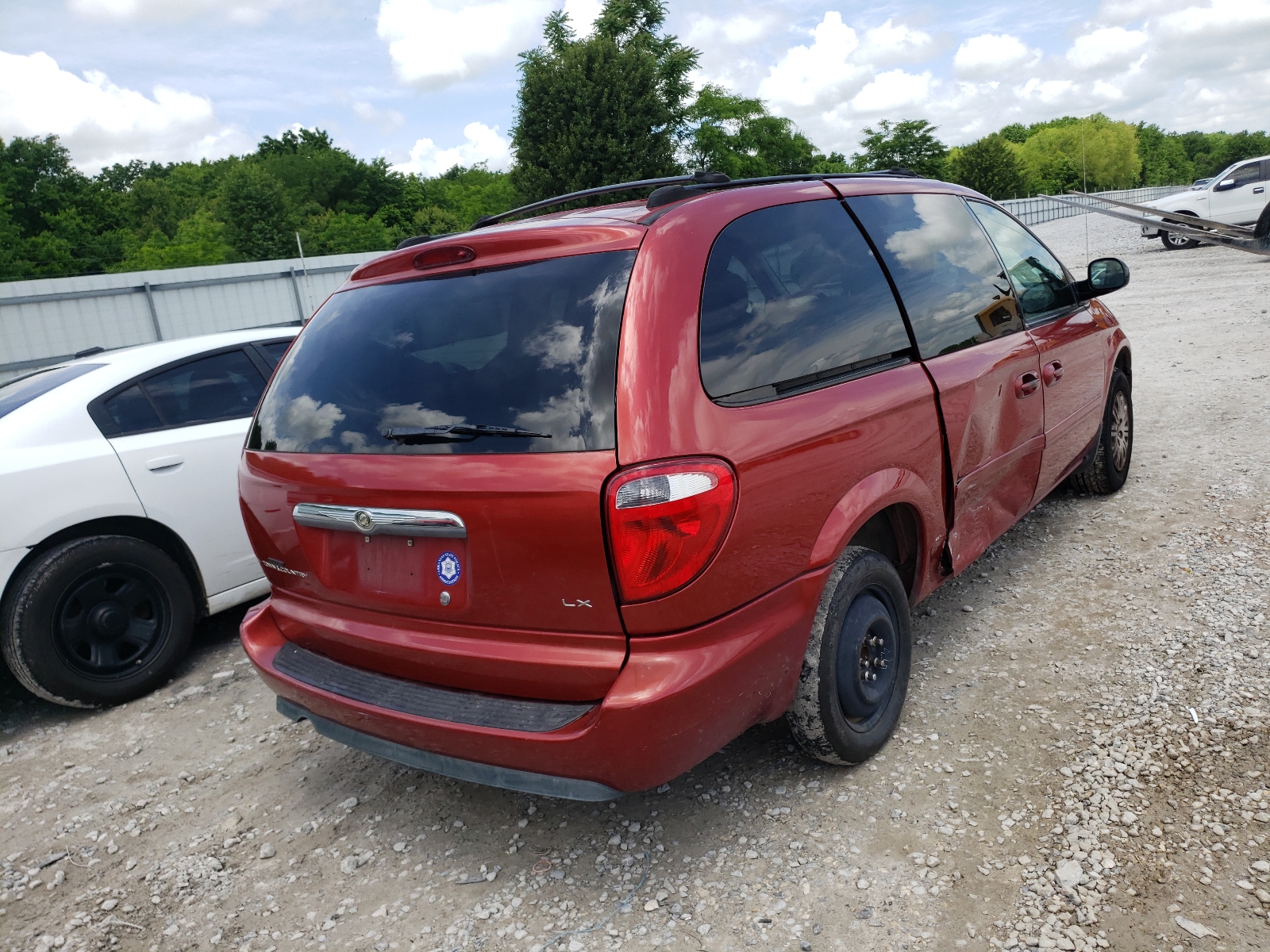 Photo 4 from auction – 2005 CHRYSLER TOWN & COU with VIN 2C4GP44R35R296848