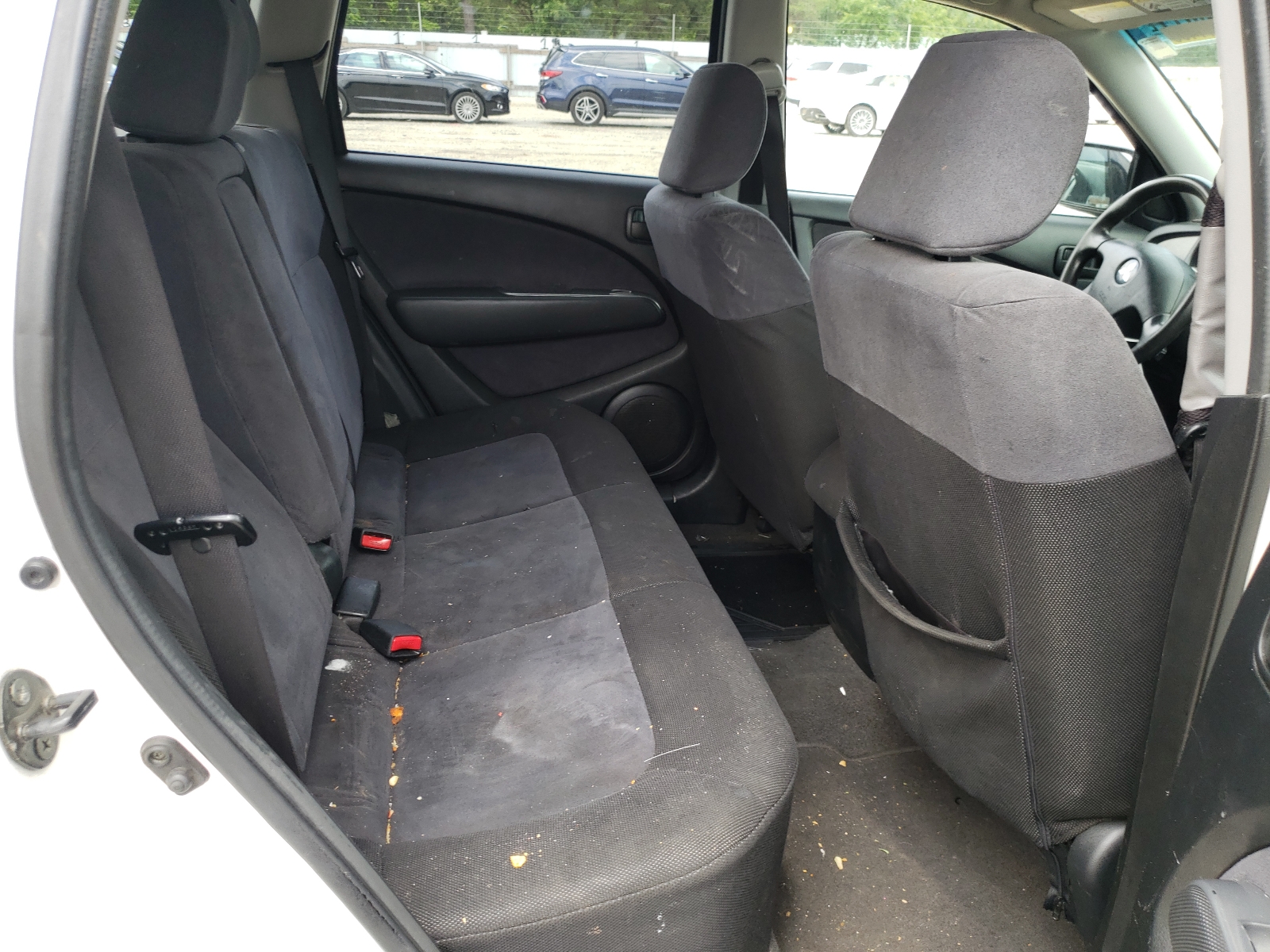 Photo 6 from auction – 2003 MITSUBISHI OUTLANDER with VIN JA4LZ31G23U053774