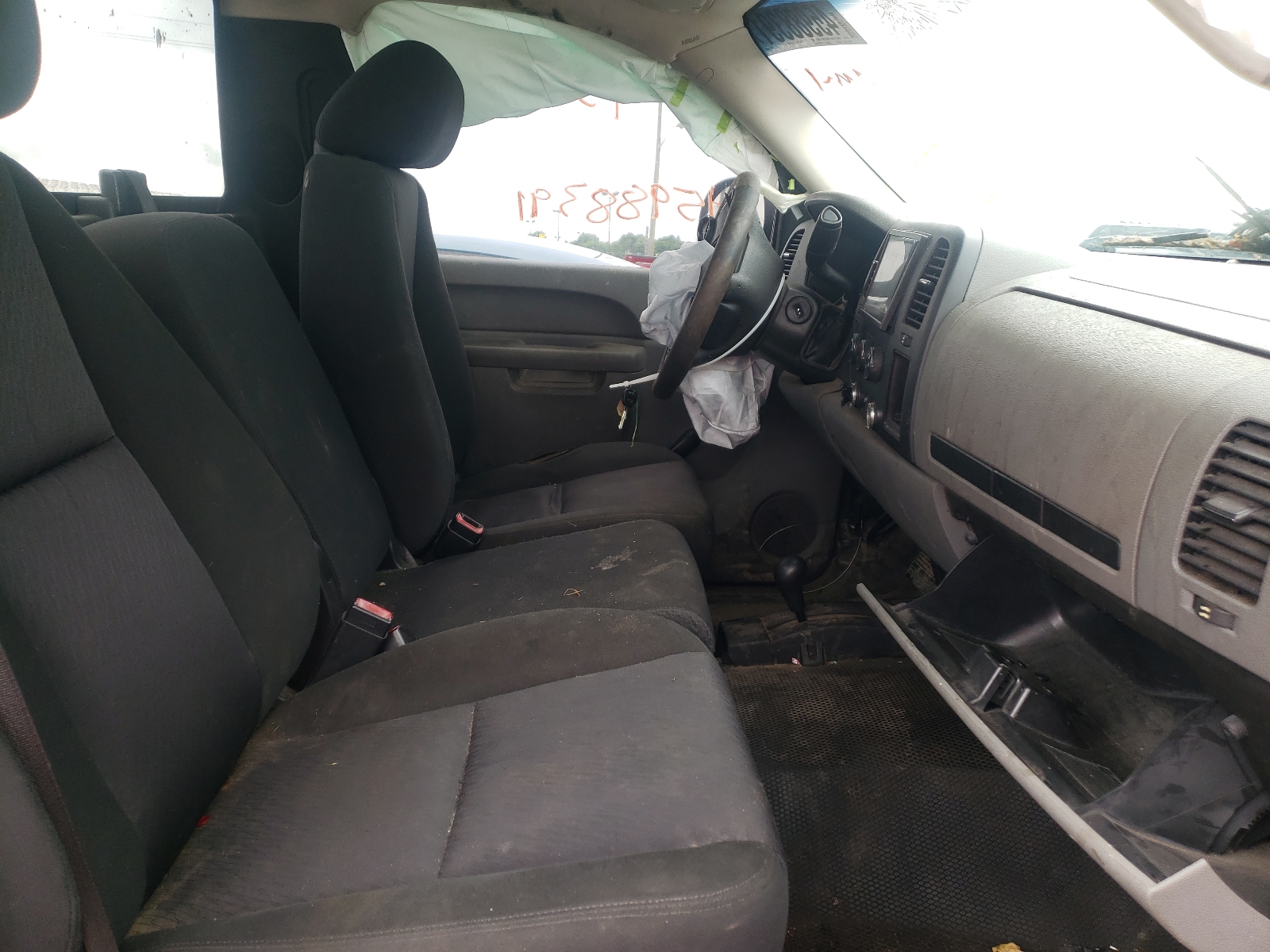 Photo 5 from auction – 2010 CHEVROLET SILVERADO with VIN 1GCPKPEAXAZ285421