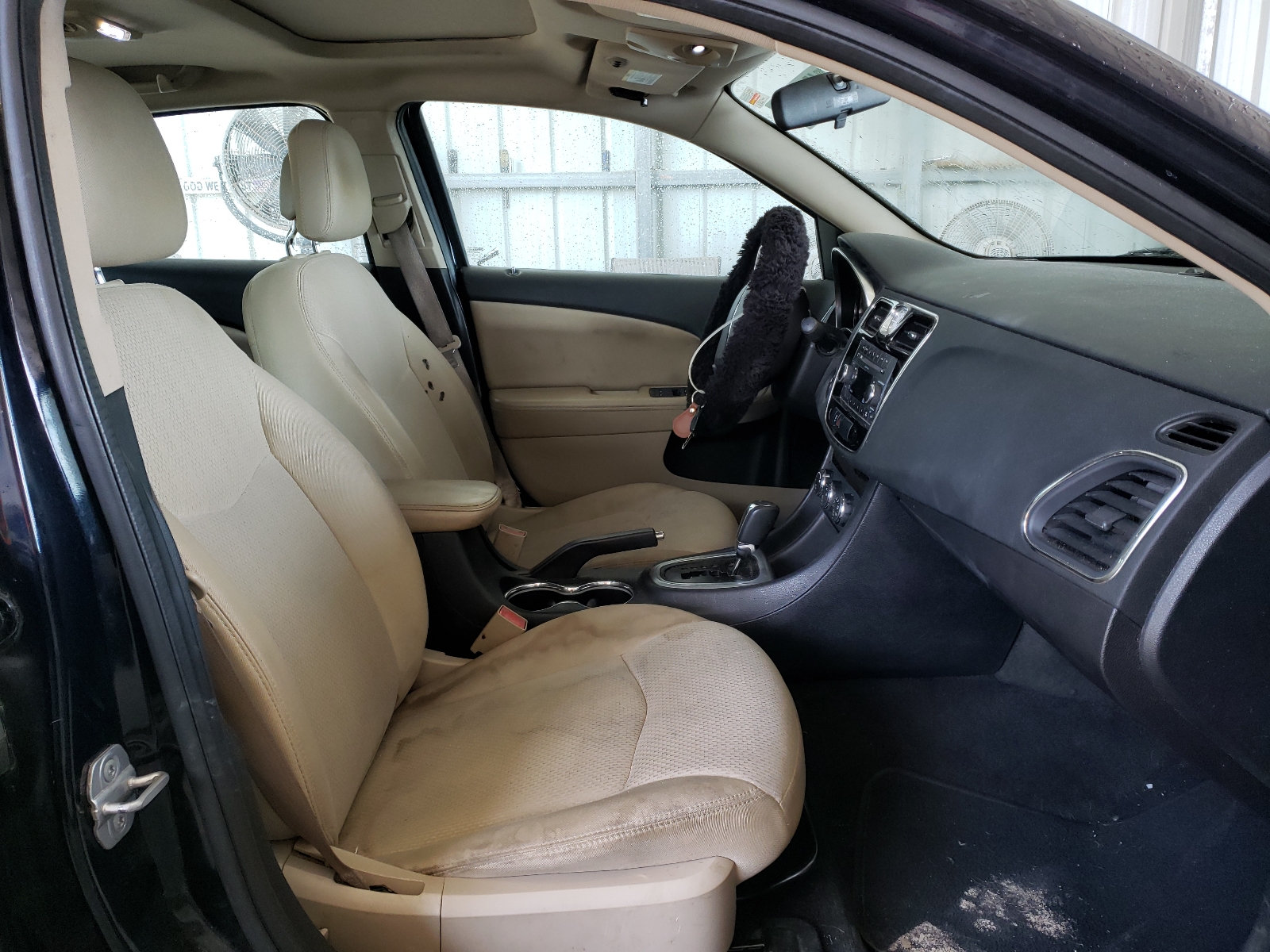 Photo 5 from auction – 2011 CHRYSLER 200 TOURIN with VIN 1C3BC1FG3BN503140