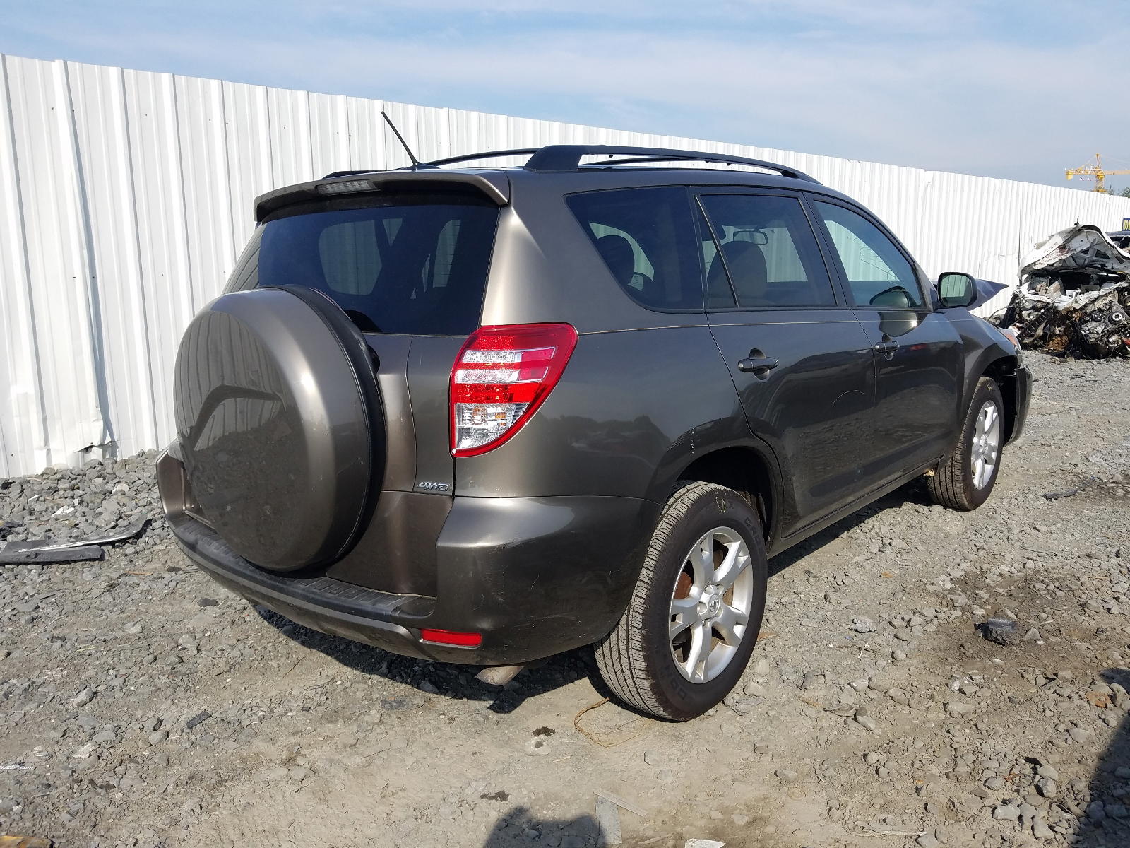 Photo 4 from auction – 2011 TOYOTA RAV4 with VIN 2T3BF4DV5BW108987