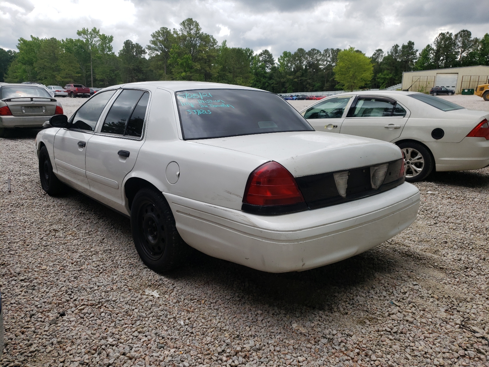 Photo 3 from auction – 2007 FORD CROWN VICT with VIN 2FAFP71W17X142604