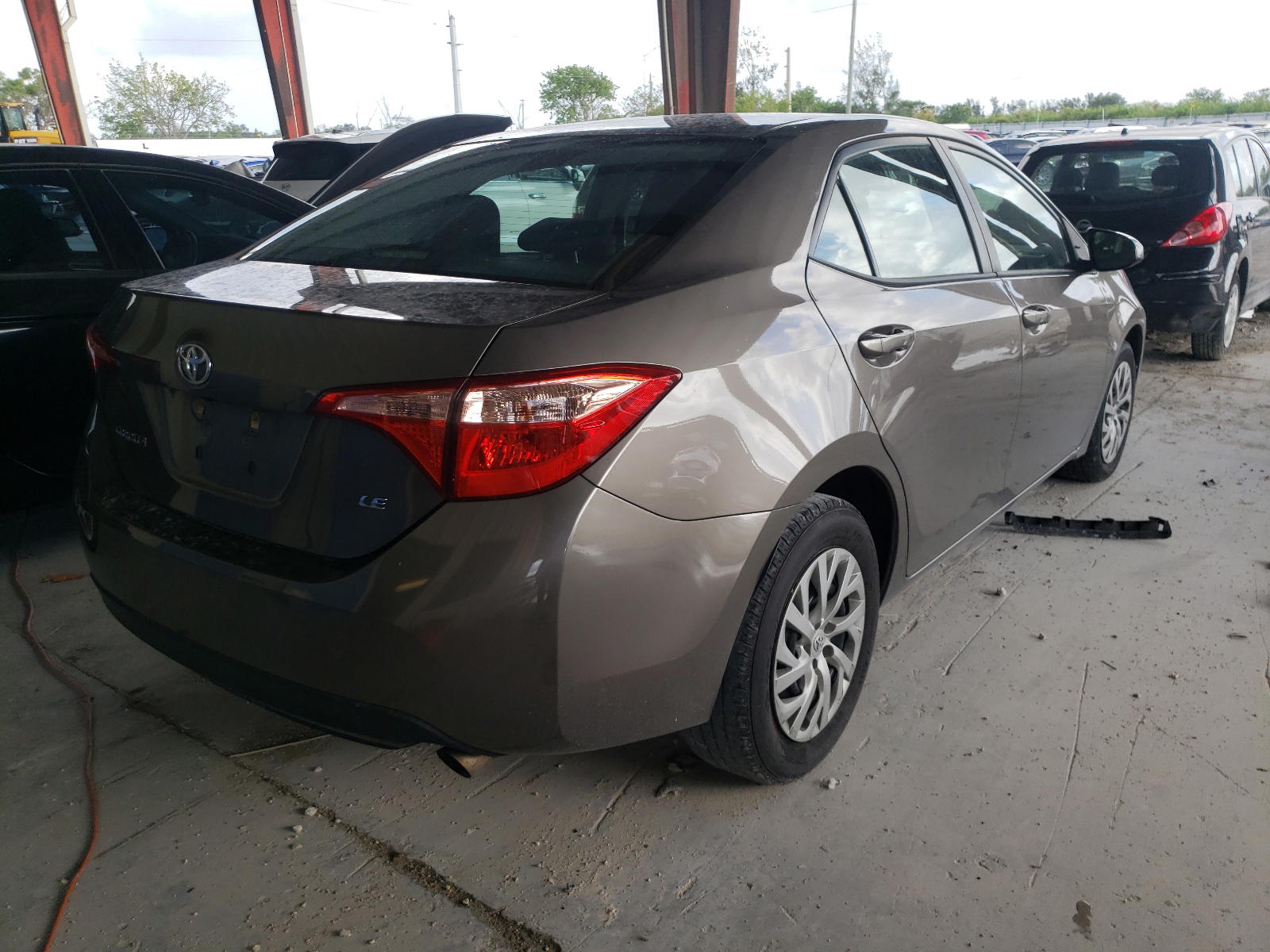 Photo 4 from auction – 2017 TOYOTA COROLLA L with VIN 2T1BURHE2HC762880