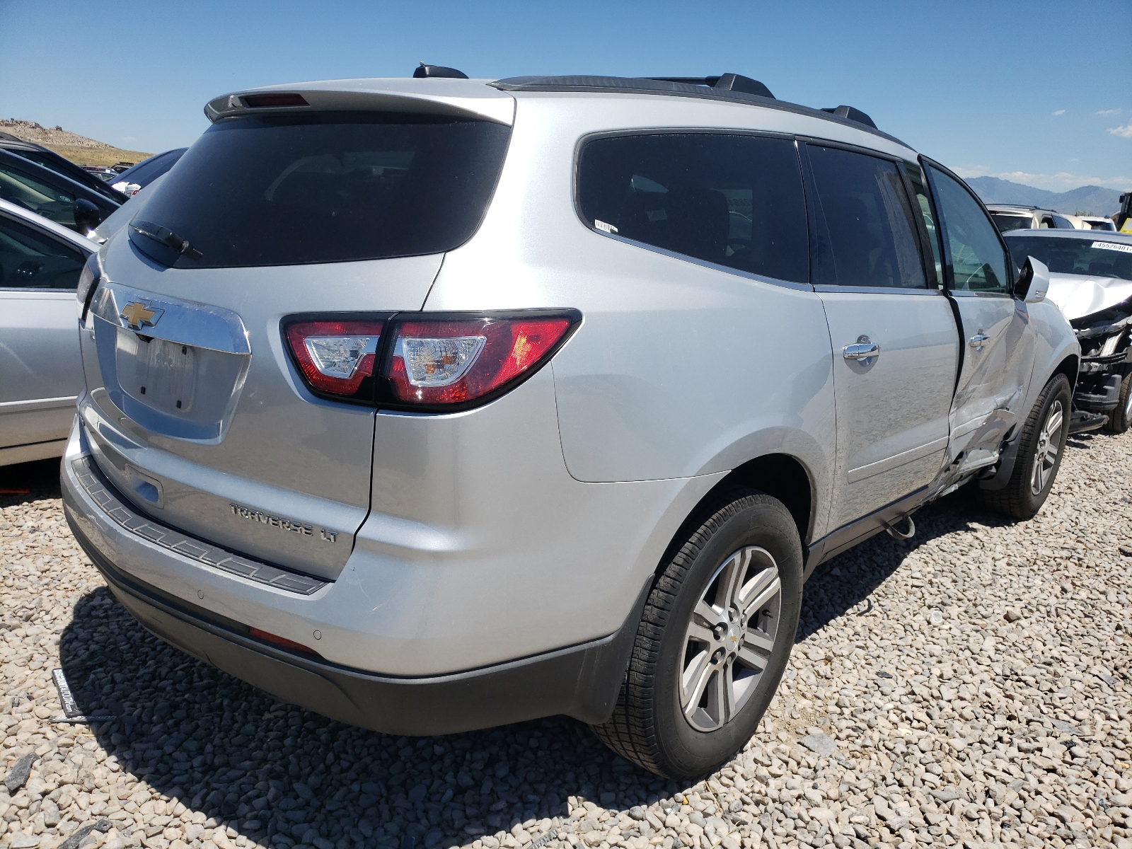 Photo 4 from auction – 2016 CHEVROLET TRAVERSE L with VIN 1GNKVGKD9GJ340293