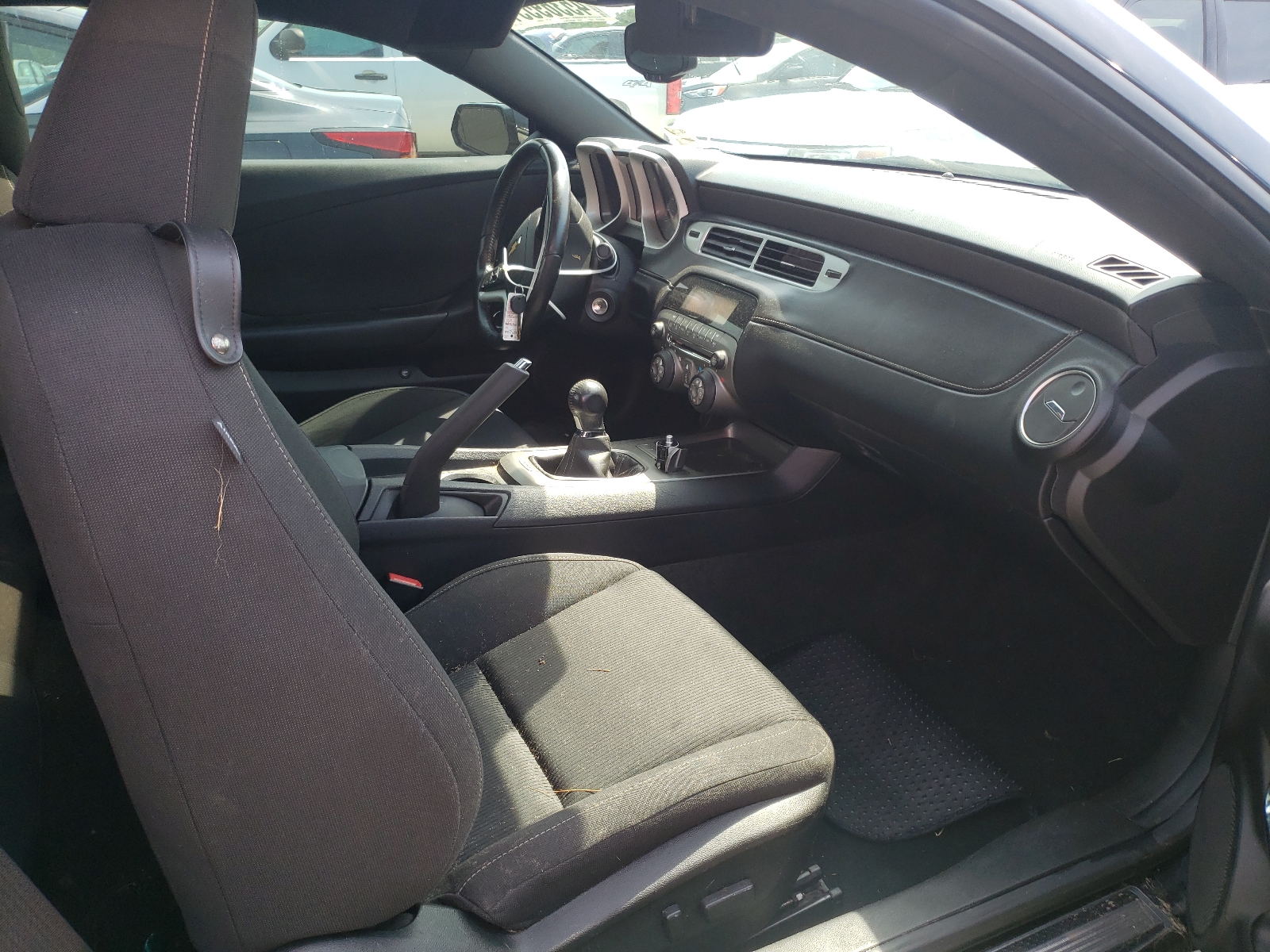 Photo 5 from auction – 2012 CHEVROLET CAMARO SS with VIN 2G1FS1EW8C9108859