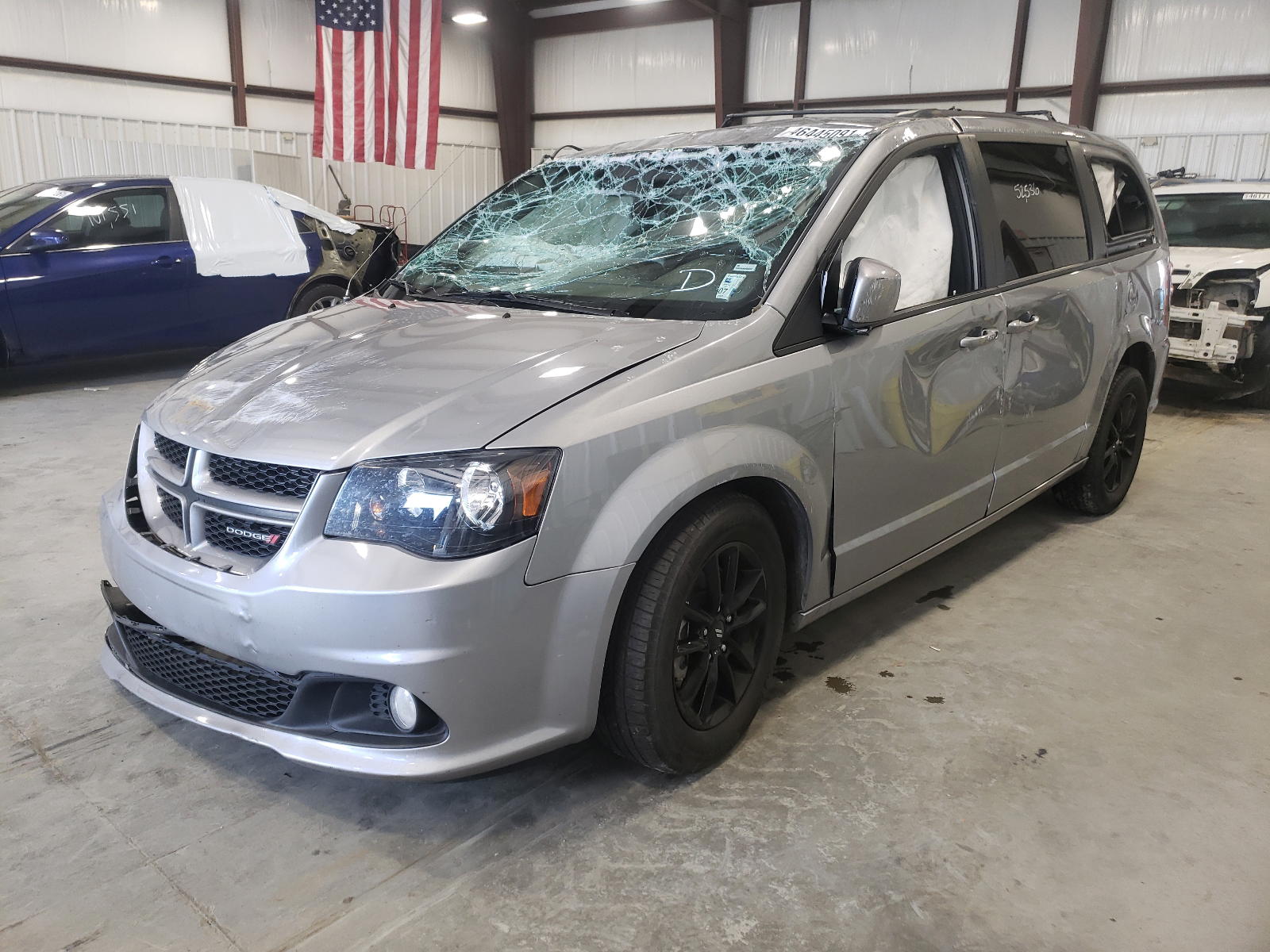Photo 2 from auction – 2019 DODGE GRAND CARA with VIN 2C4RDGEG3KR743433