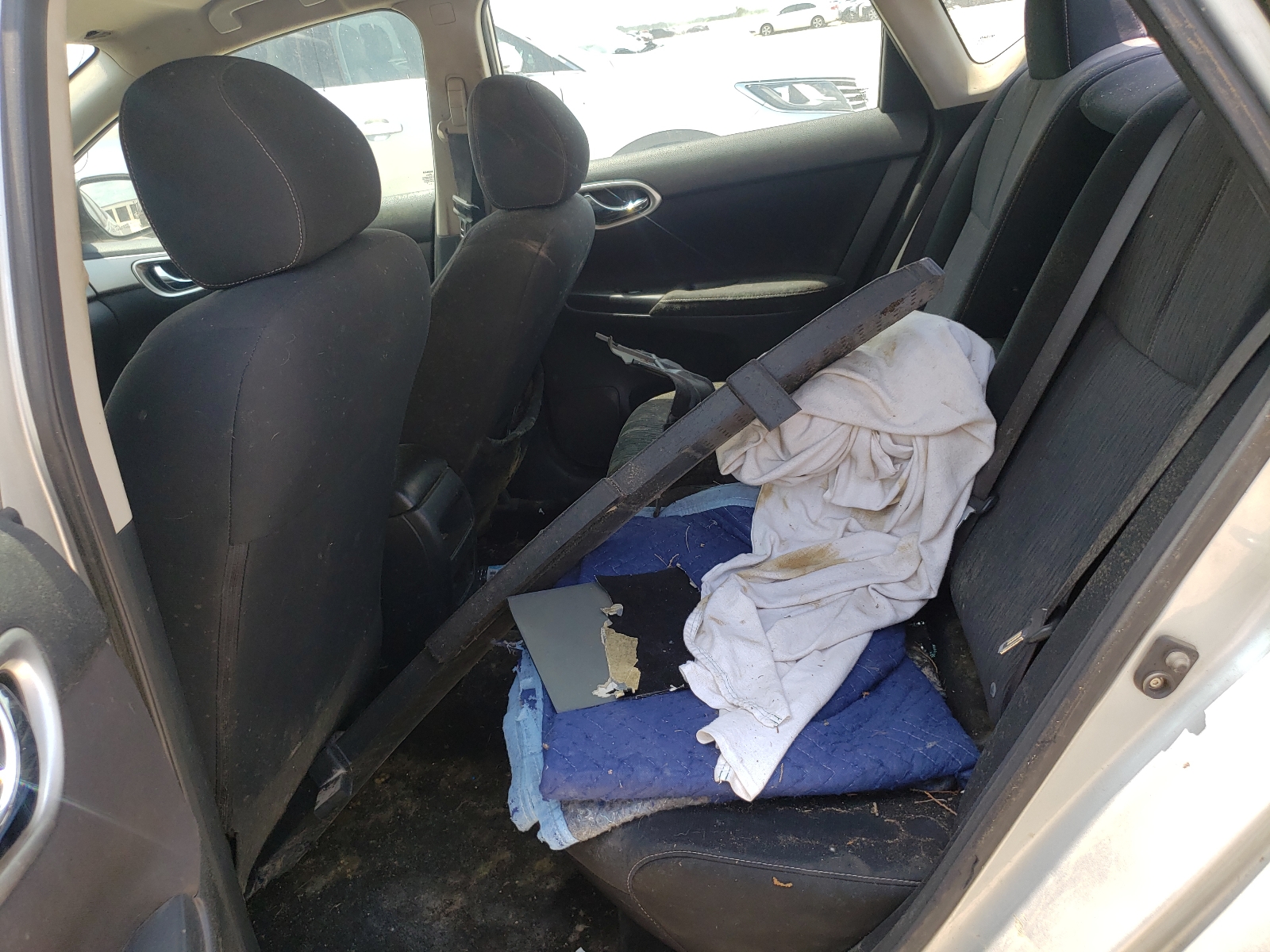 Photo 6 from auction – 2014 NISSAN SENTRA S with VIN 1N4AB7AP0EN854912