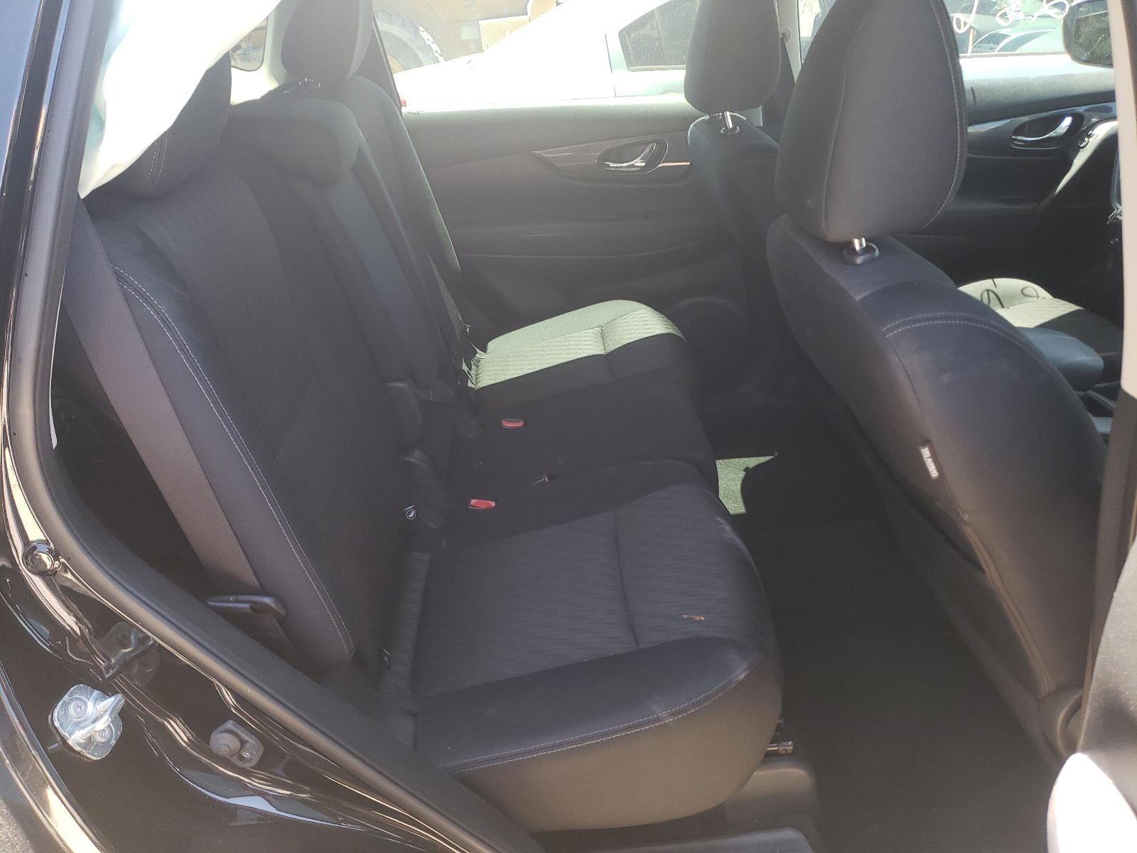 Photo 6 from auction – 2018 NISSAN ROGUE S with VIN KNMAT2MT3JP621253