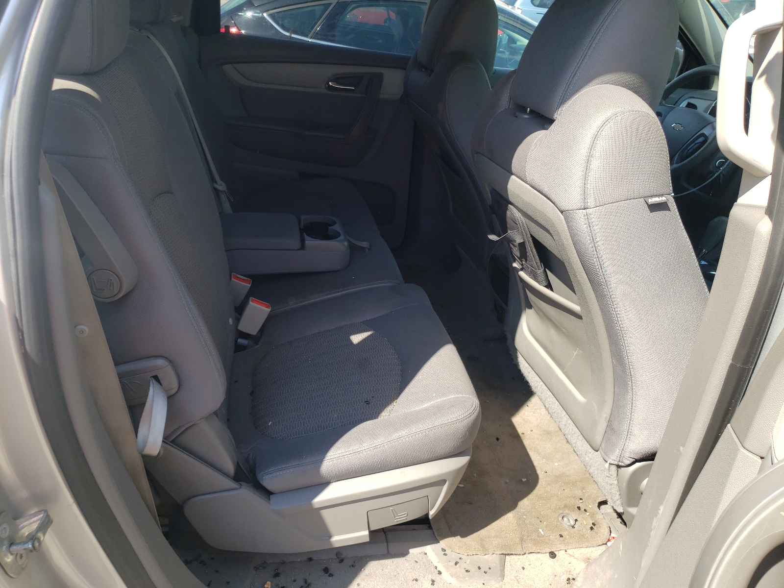 Photo 6 from auction – 2015 CHEVROLET TRAVERSE L with VIN 1GNKRFED1FJ191953