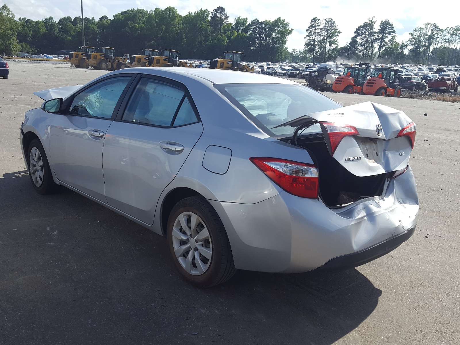 Photo 3 from auction – 2015 TOYOTA CAMRY with VIN 5YFBURHEXFP301701