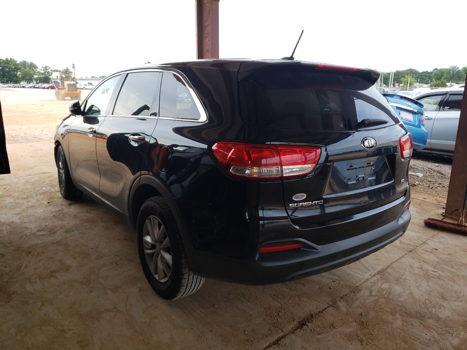 Photo 3 from auction – 2016 KIA SORENTO LX with VIN 5XYPG4A39GG028247