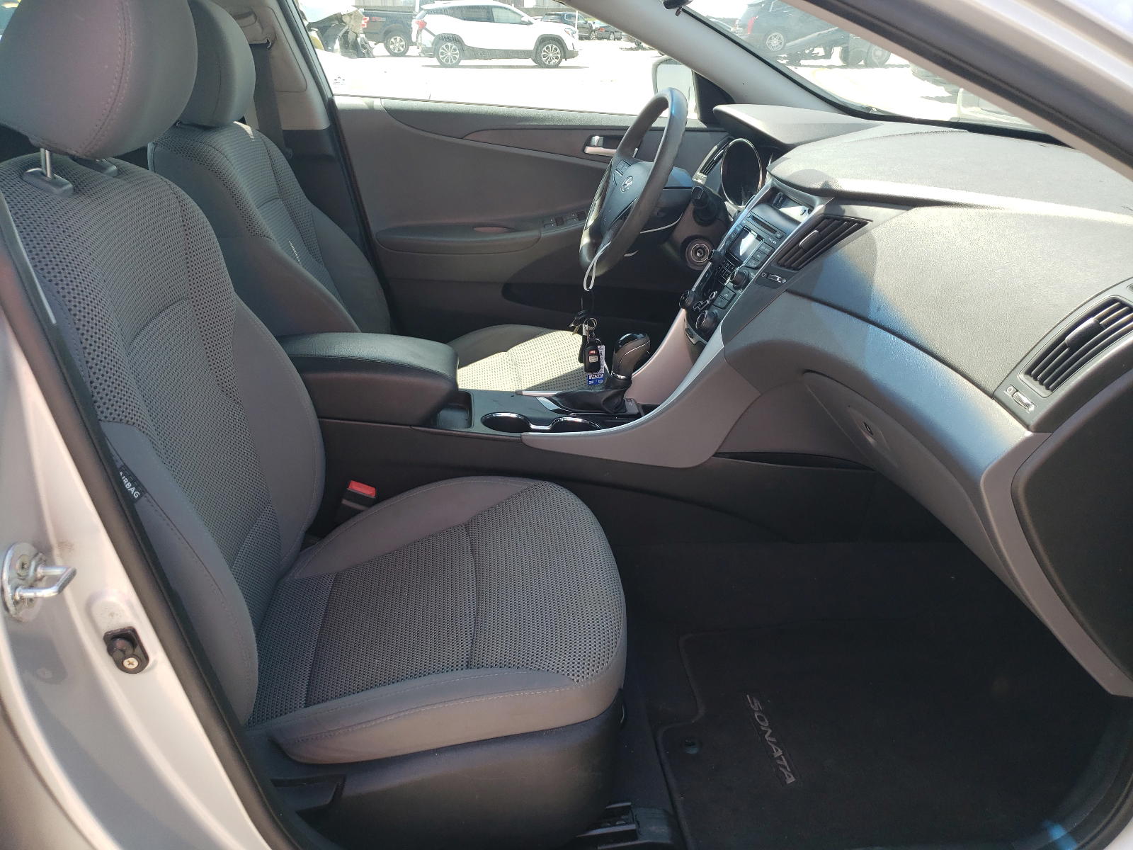 Photo 5 from auction – 2012 HYUNDAI SONATA GLS with VIN 5NPEB4AC1CH323271