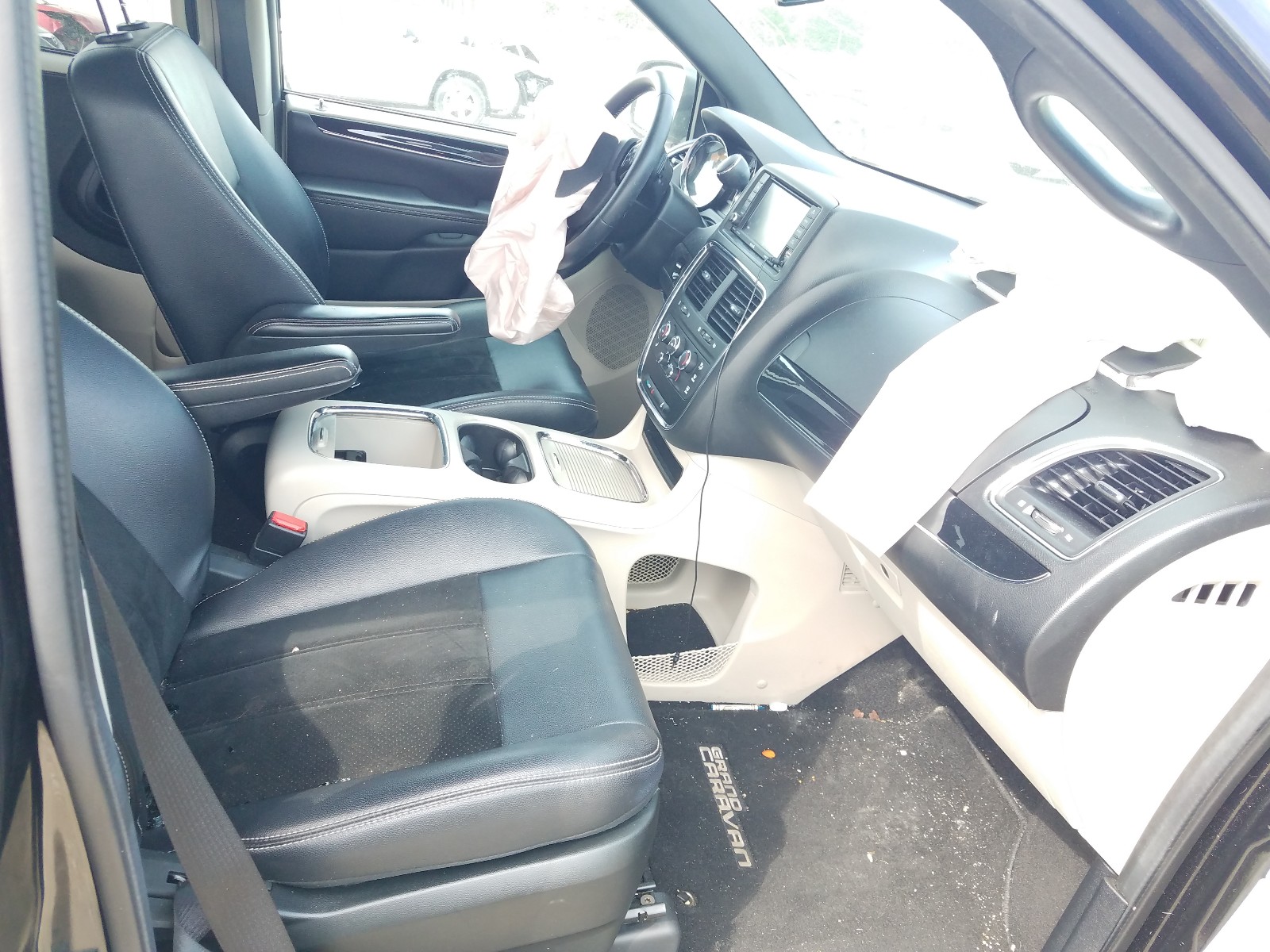 Photo 5 from auction – 2017 DODGE GRAND CARA with VIN 2C4RDGCG4HR799957