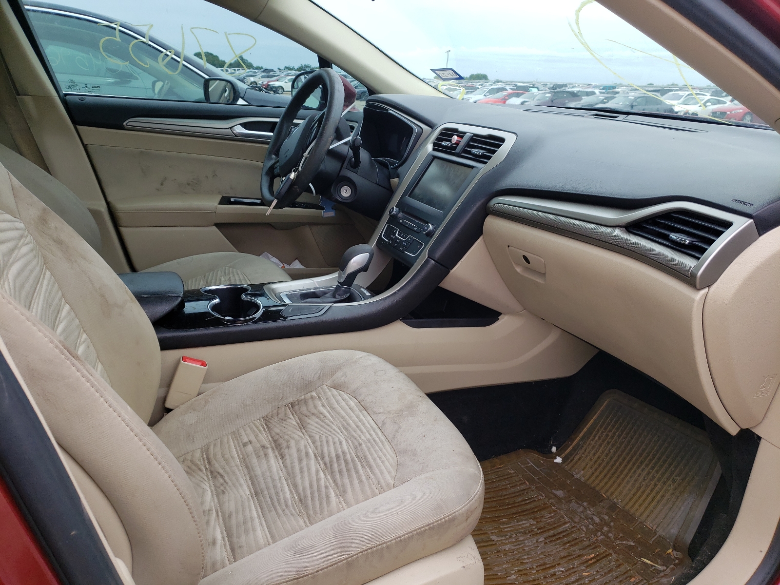Photo 5 from auction – 2016 FORD FUSION SE with VIN 3FA6P0H71GR395894