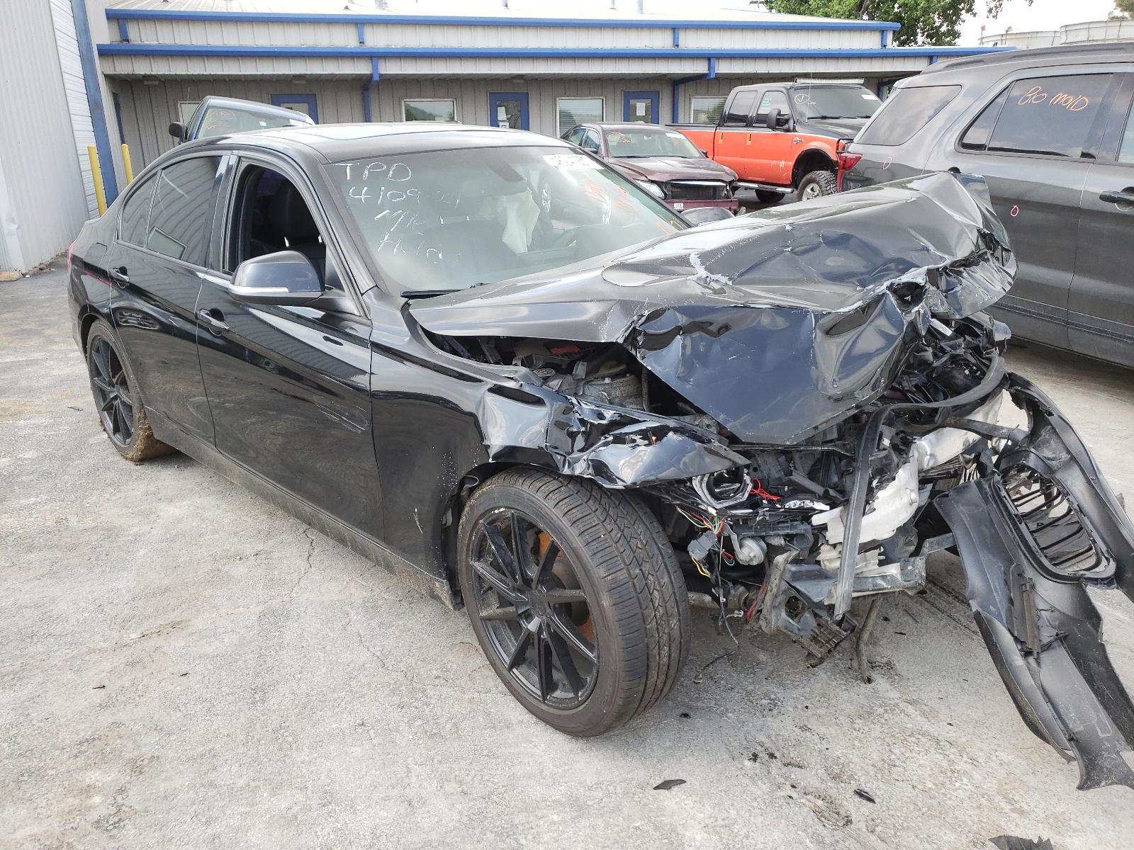 BMW 328 I 2013 with VIN WBA3A5C50DF351697 - Photo from auction