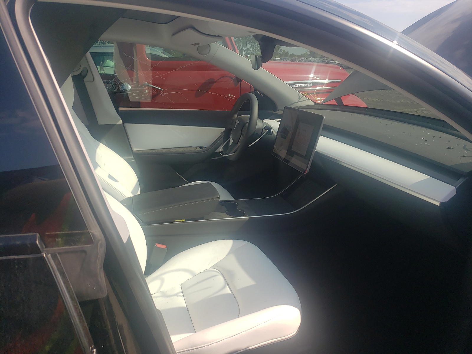 Photo 5 from auction – 2021 TESLA MODEL Y with VIN 5YJYGDEE0MF081177