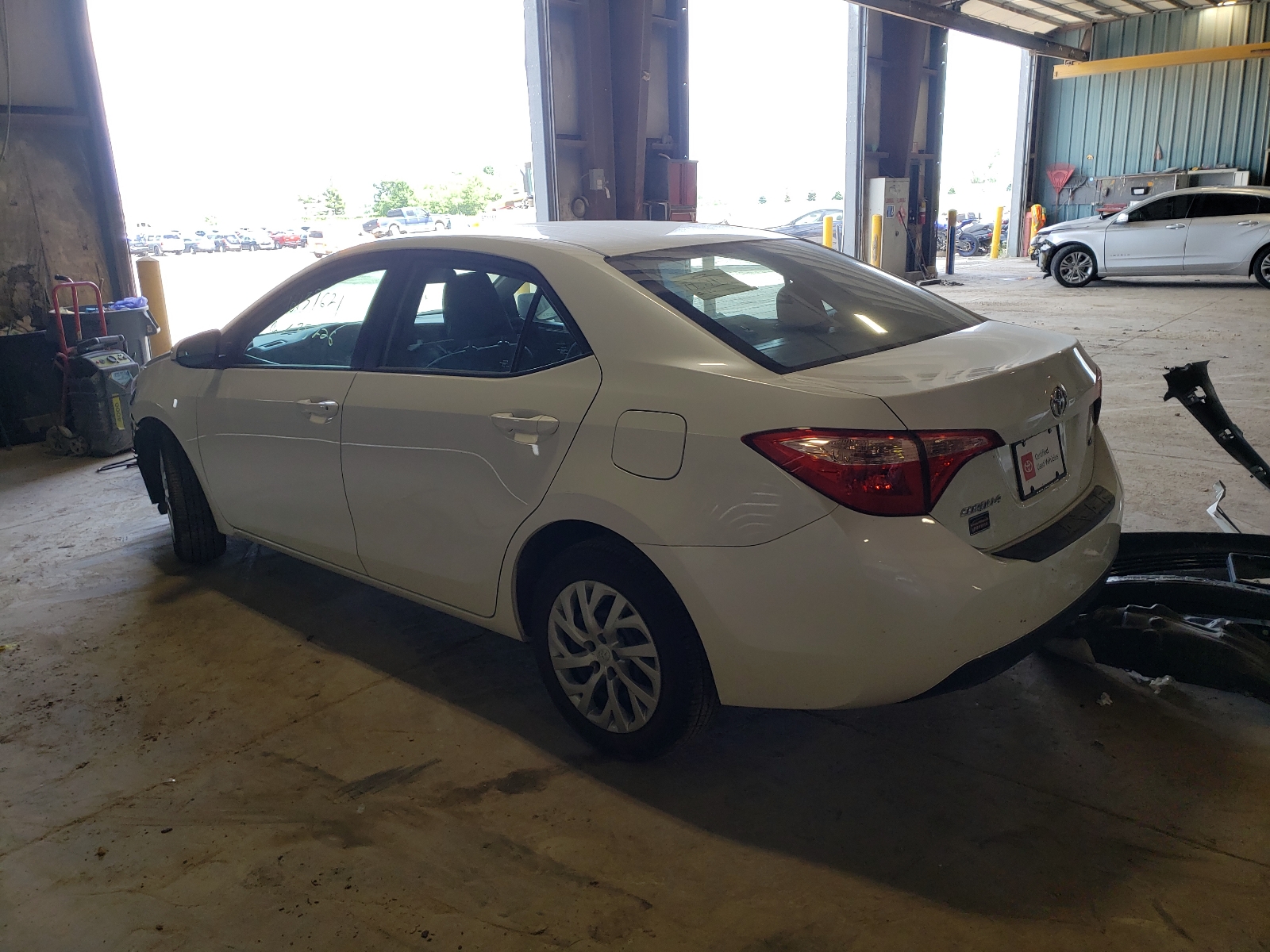 Photo 3 from auction – 2017 TOYOTA COROLLA L with VIN 5YFBURHE0HP715024