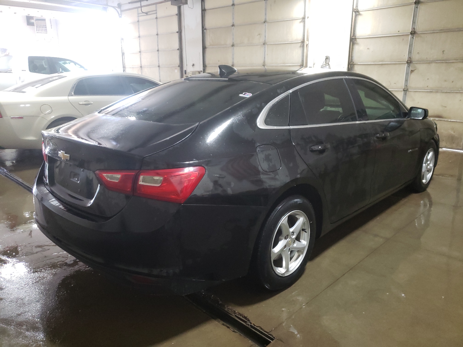 Photo 4 from auction – 2017 CHEVROLET MALIBU LS with VIN 1G1ZB5ST5HF167669