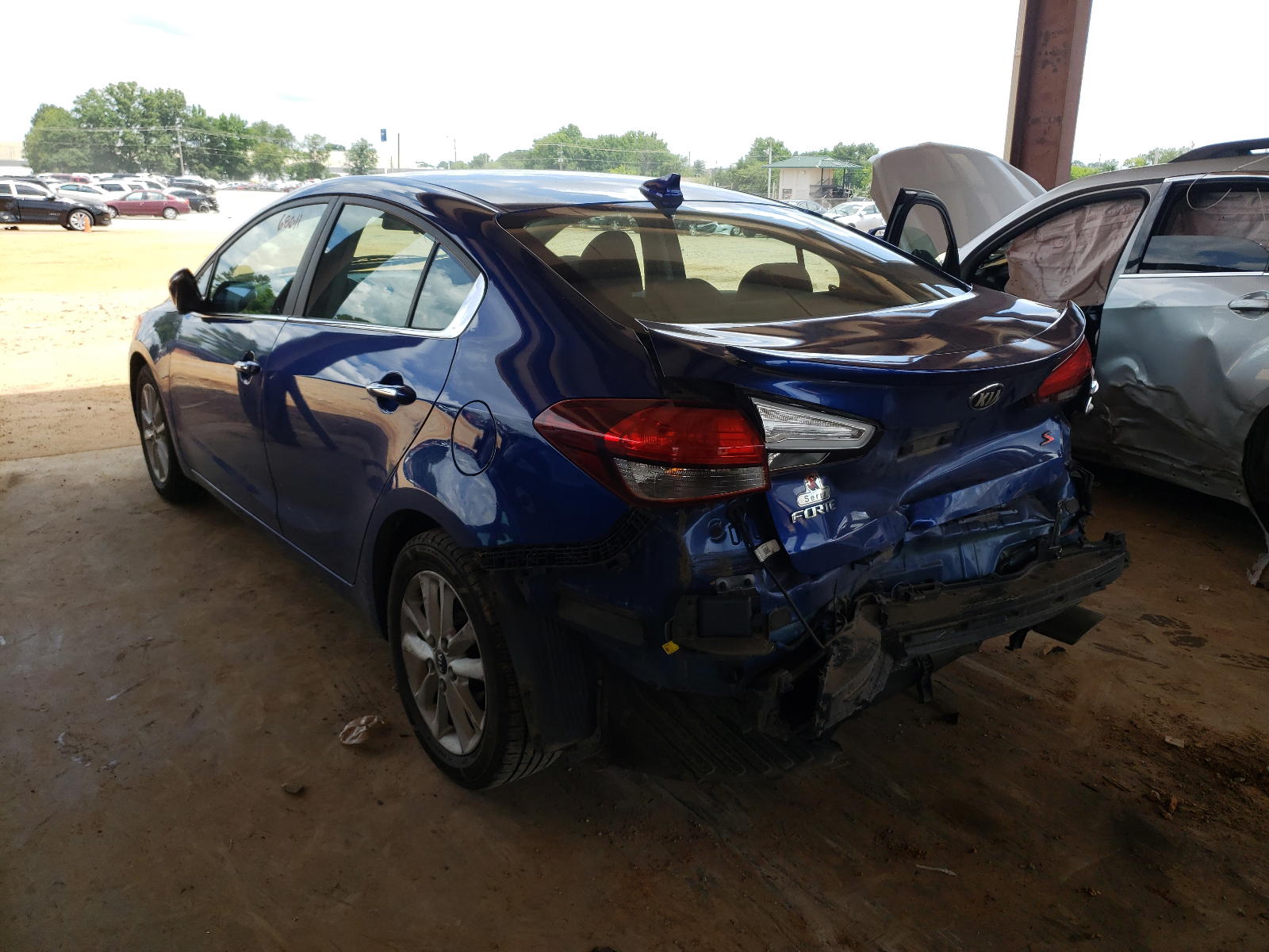 Photo 3 from auction – 2017 KIA FORTE LX with VIN 3KPFL4A78HE107174
