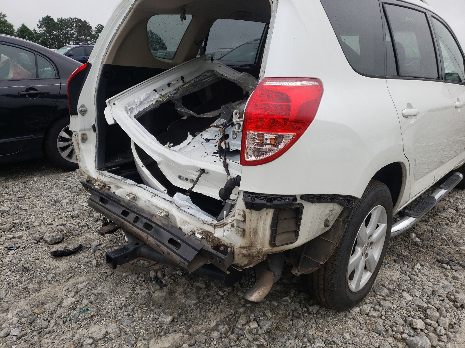 Photo 9 from auction – 2006 TOYOTA RAV4 LIMIT with VIN JTMZD31V065004522
