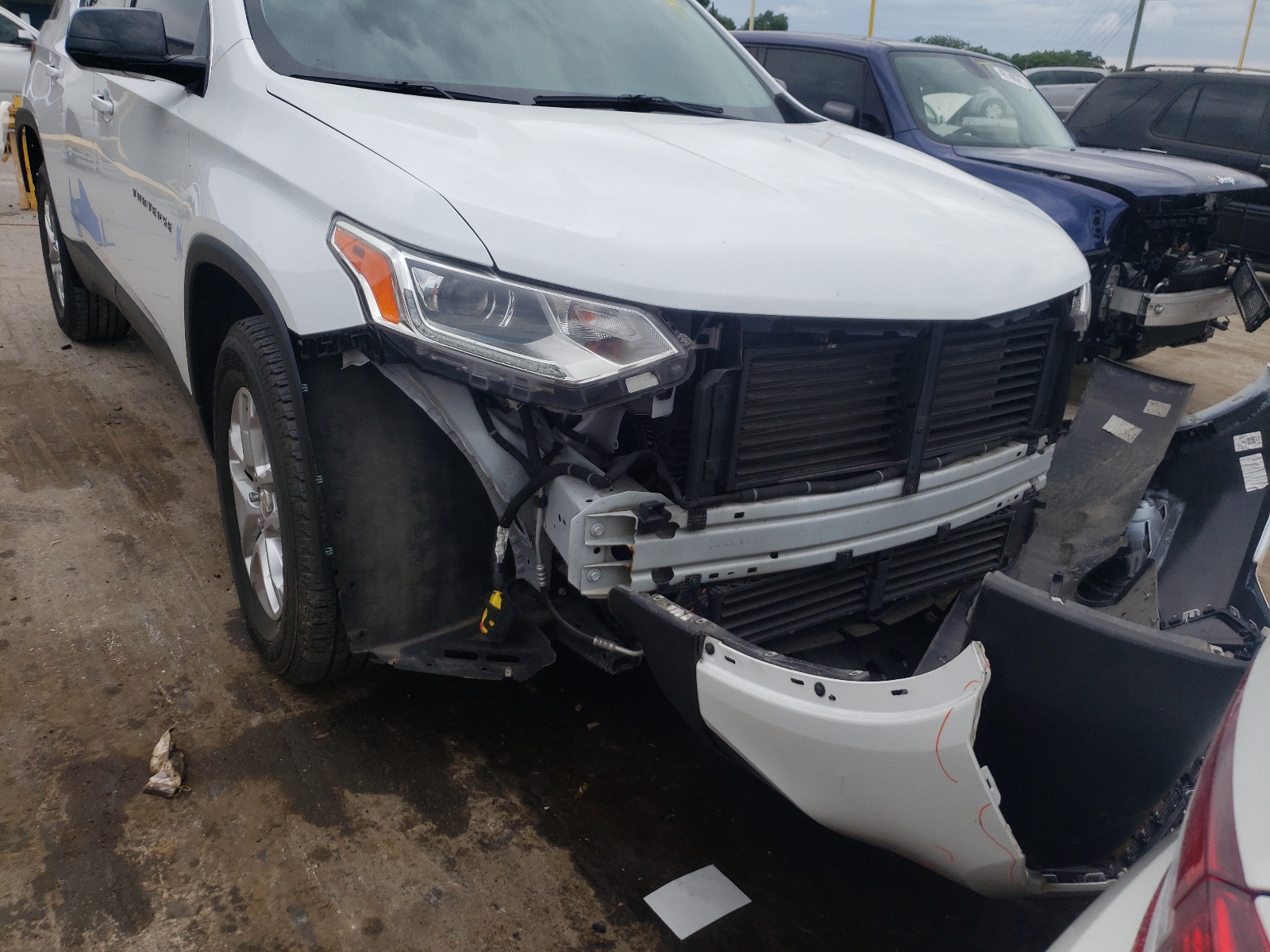 Photo 9 from auction – 2018 CHEVROLET TRAVERSE L with VIN 1GNERFKW9JJ205870