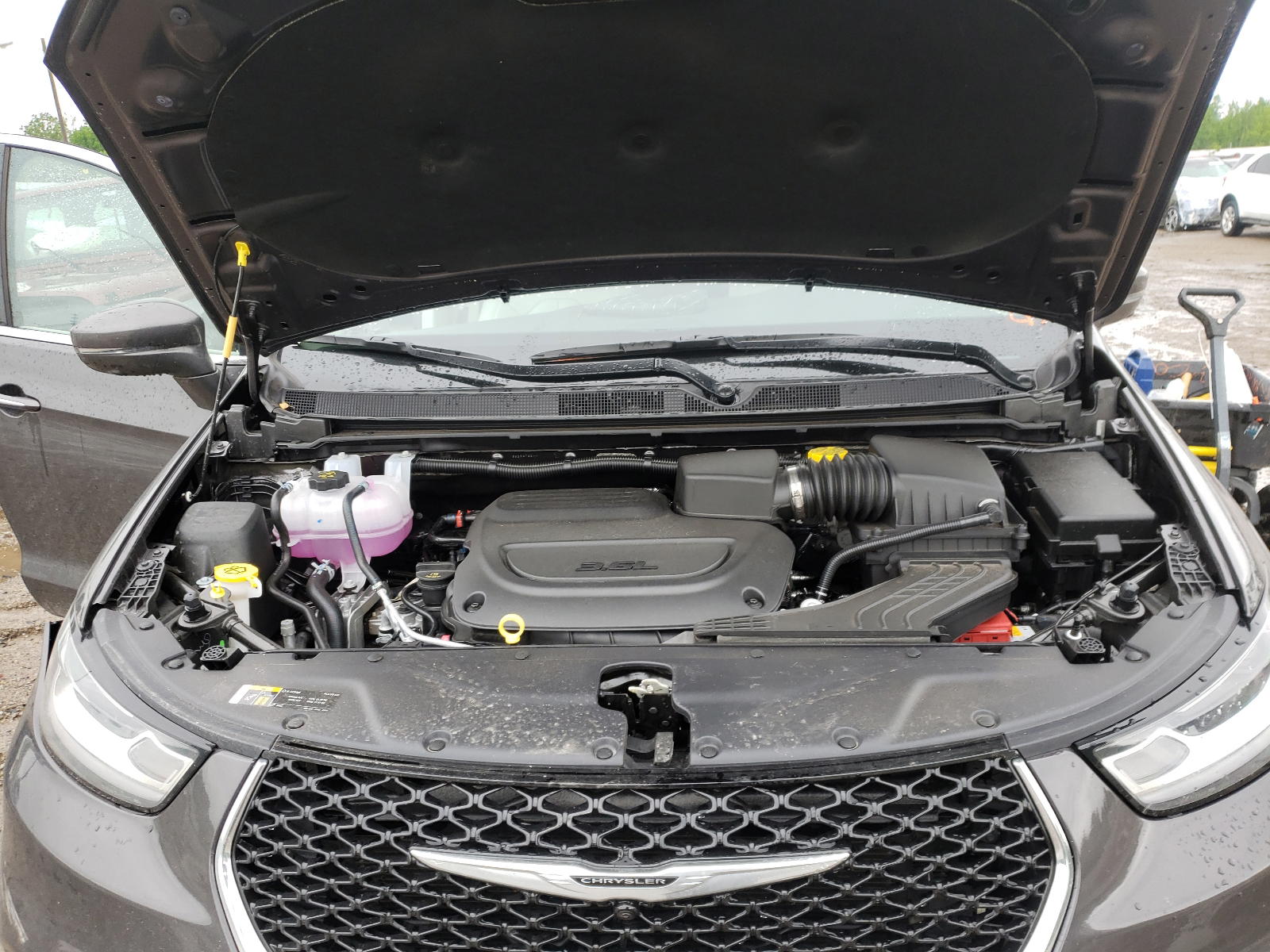 Photo 7 from auction – 2021 CHRYSLER PACIFICA L with VIN 2C4RC1BG4MR506909