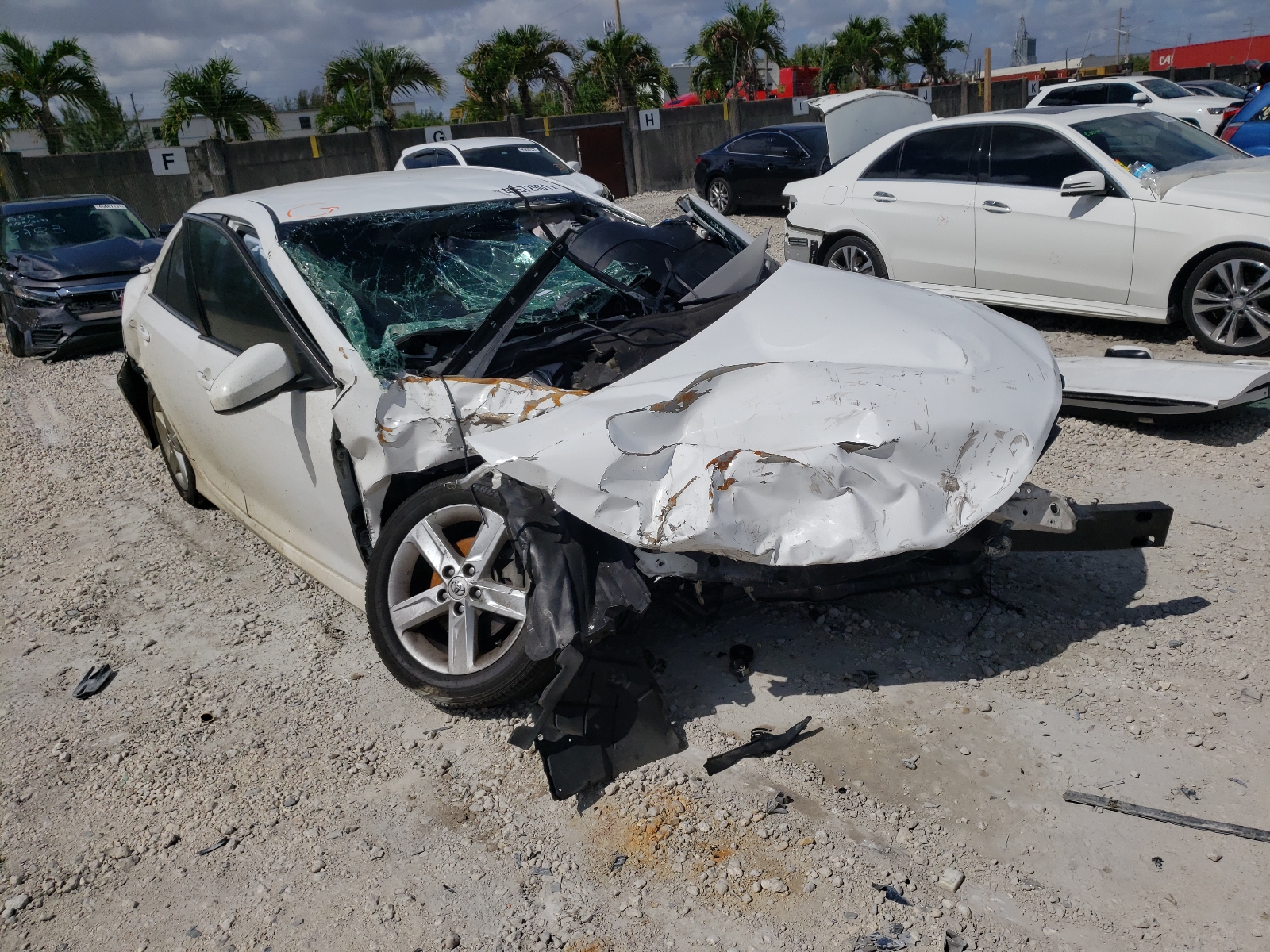 TOYOTA CAMRY L 2013 with VIN 4T1BF1FK6DU267949 - Photo from auction