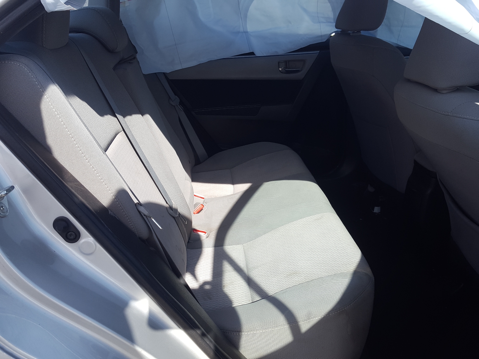 Photo 6 from auction – 2015 TOYOTA CAMRY with VIN 5YFBURHEXFP301701