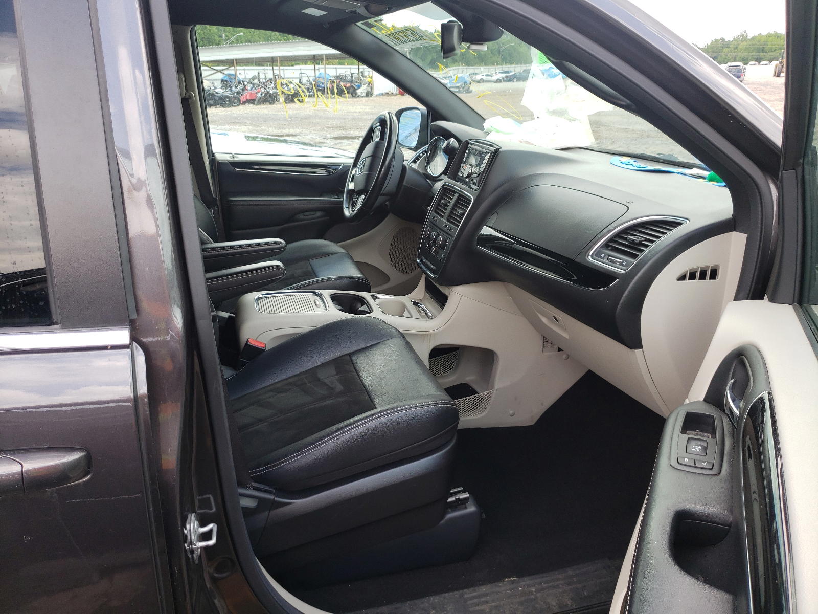 Photo 5 from auction – 2019 DODGE GRAND CARA with VIN 2C4RDGCG0KR774450
