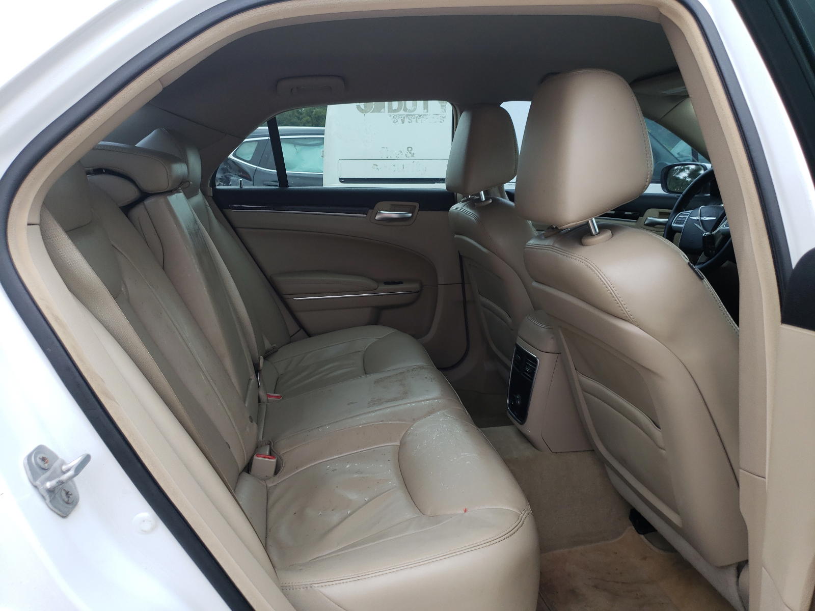 Photo 6 from auction – 2014 CHRYSLER 300 with VIN 2C3CCAAG2EH380763