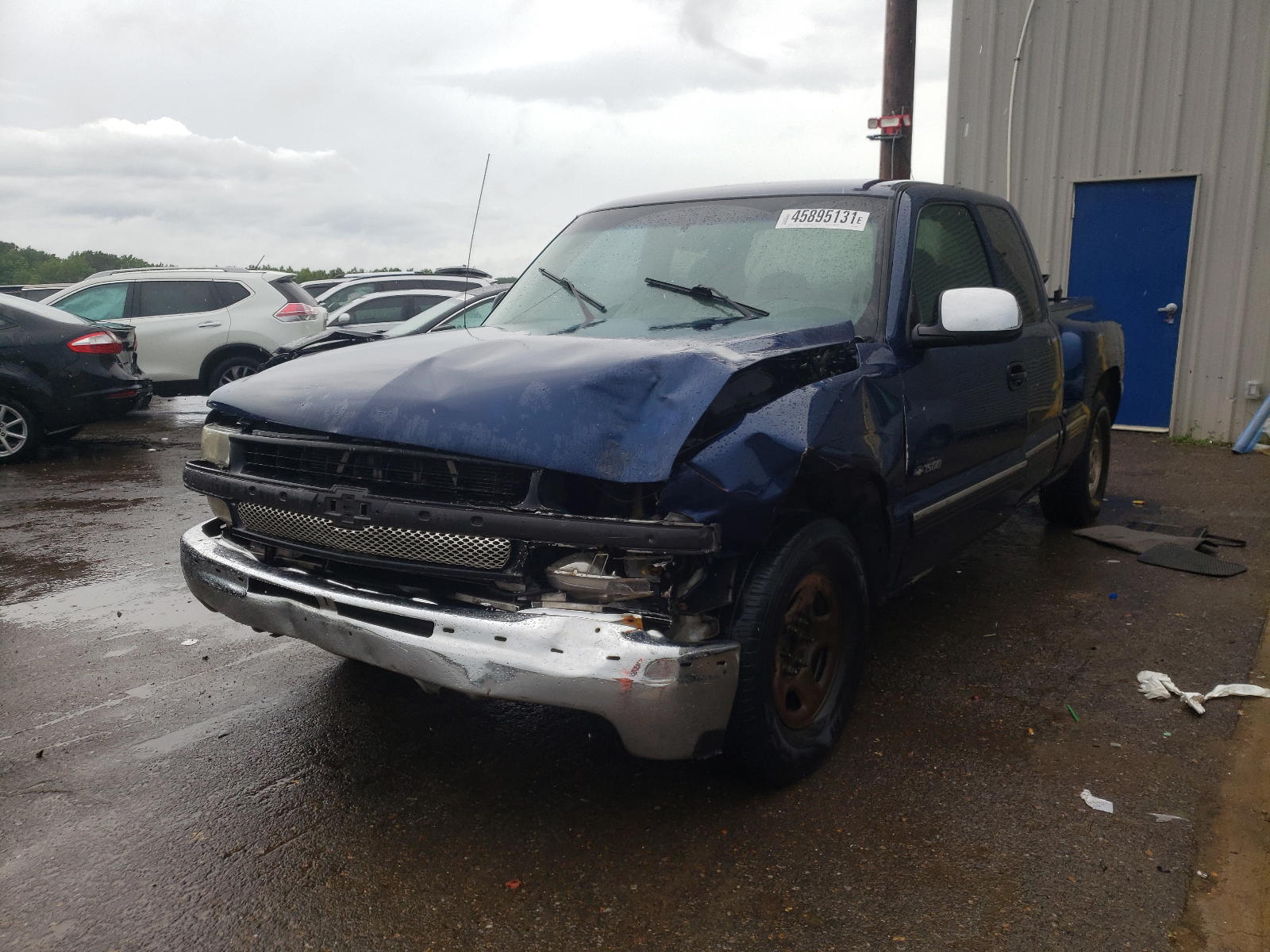 Photo 2 from auction – 2002 CHEVROLET SILVERADO with VIN 1GCEC19T52Z100237