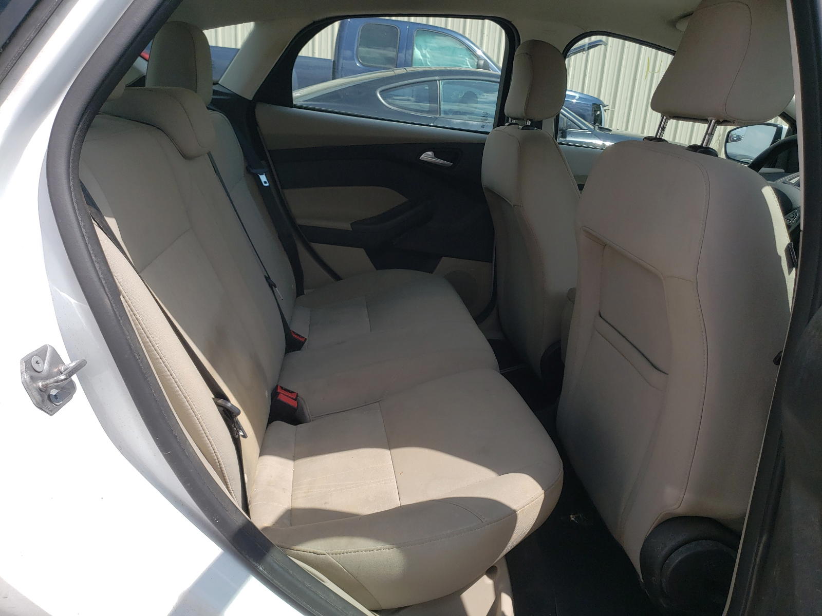 Photo 6 from auction – 2018 FORD FOCUS SE with VIN 1FADP3K23JL295047