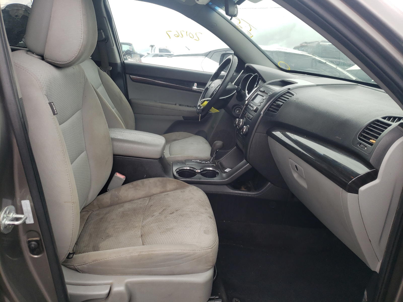 Photo 5 from auction – 2012 KIA SORENTO BA with VIN 5XYKTDA22CG235148