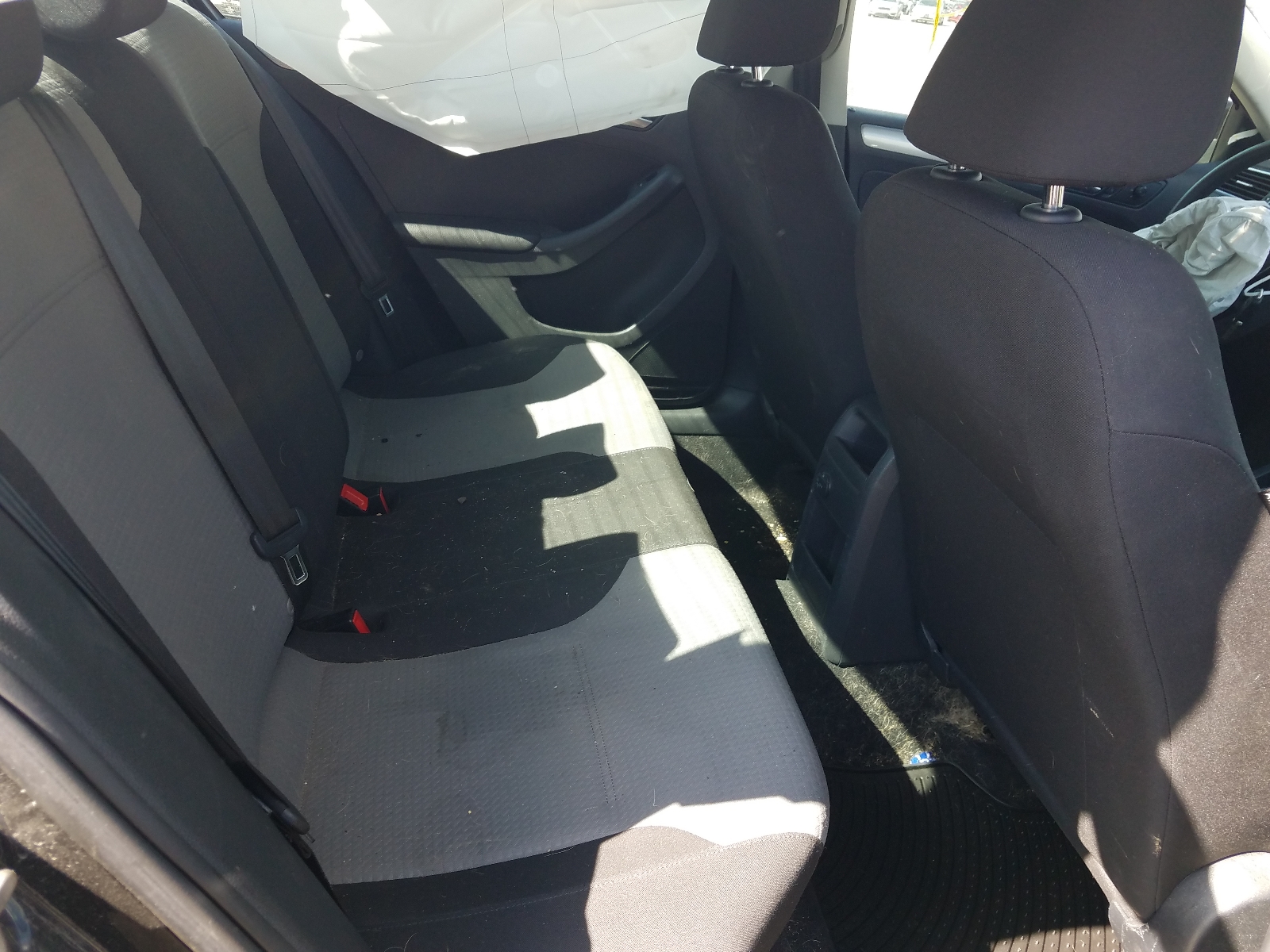 Photo 6 from auction – 2017 VOLKSWAGEN JETTA S with VIN 3VW2B7AJ0HM236091