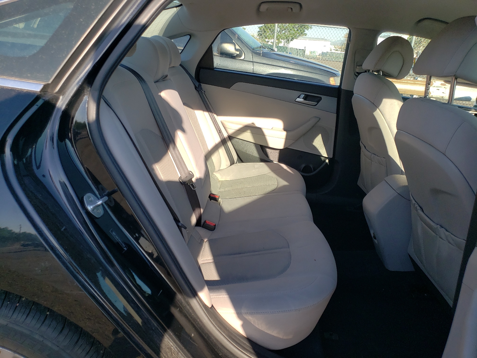 Photo 6 from auction – 2017 HYUNDAI SONATA SE with VIN 5NPE24AF5HH557950
